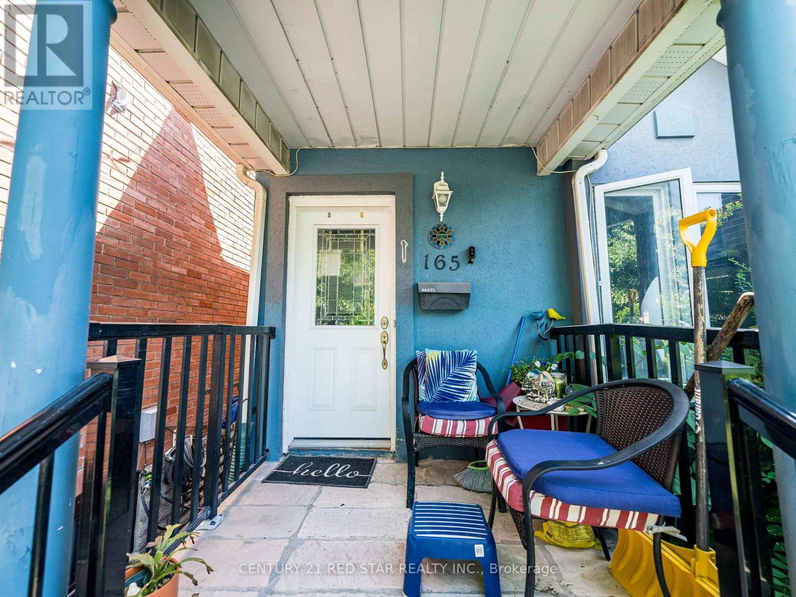 Toronto (oakwood Village), ON M6C3Y8,165 ROBINA AVENUE