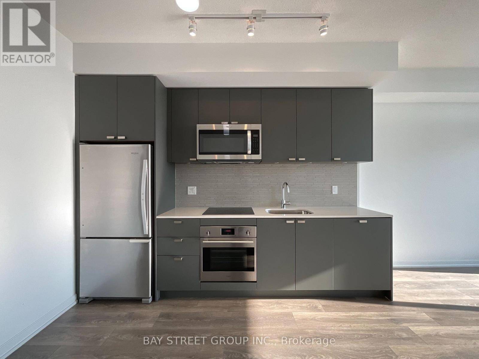 Toronto (henry Farm), ON M2J1M6,56 Forest Manor RD #2806