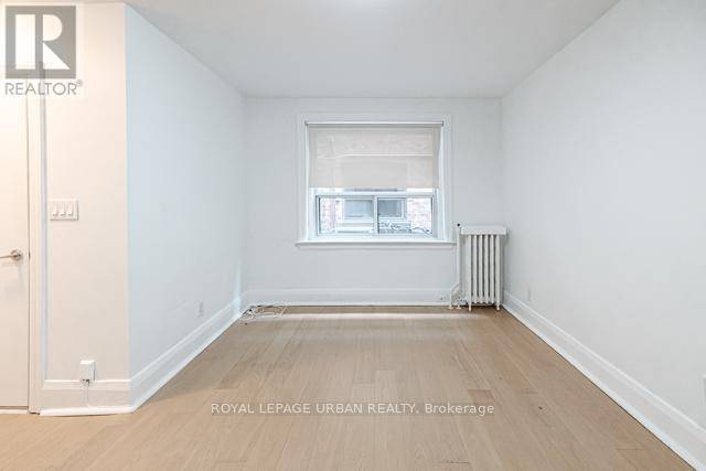 Toronto (humewood-cedarvale), ON M6C2Z3,145 Arlington AVE #5