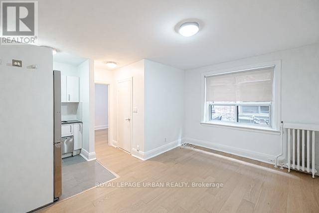 Toronto (humewood-cedarvale), ON M6C2Z3,145 Arlington AVE #5