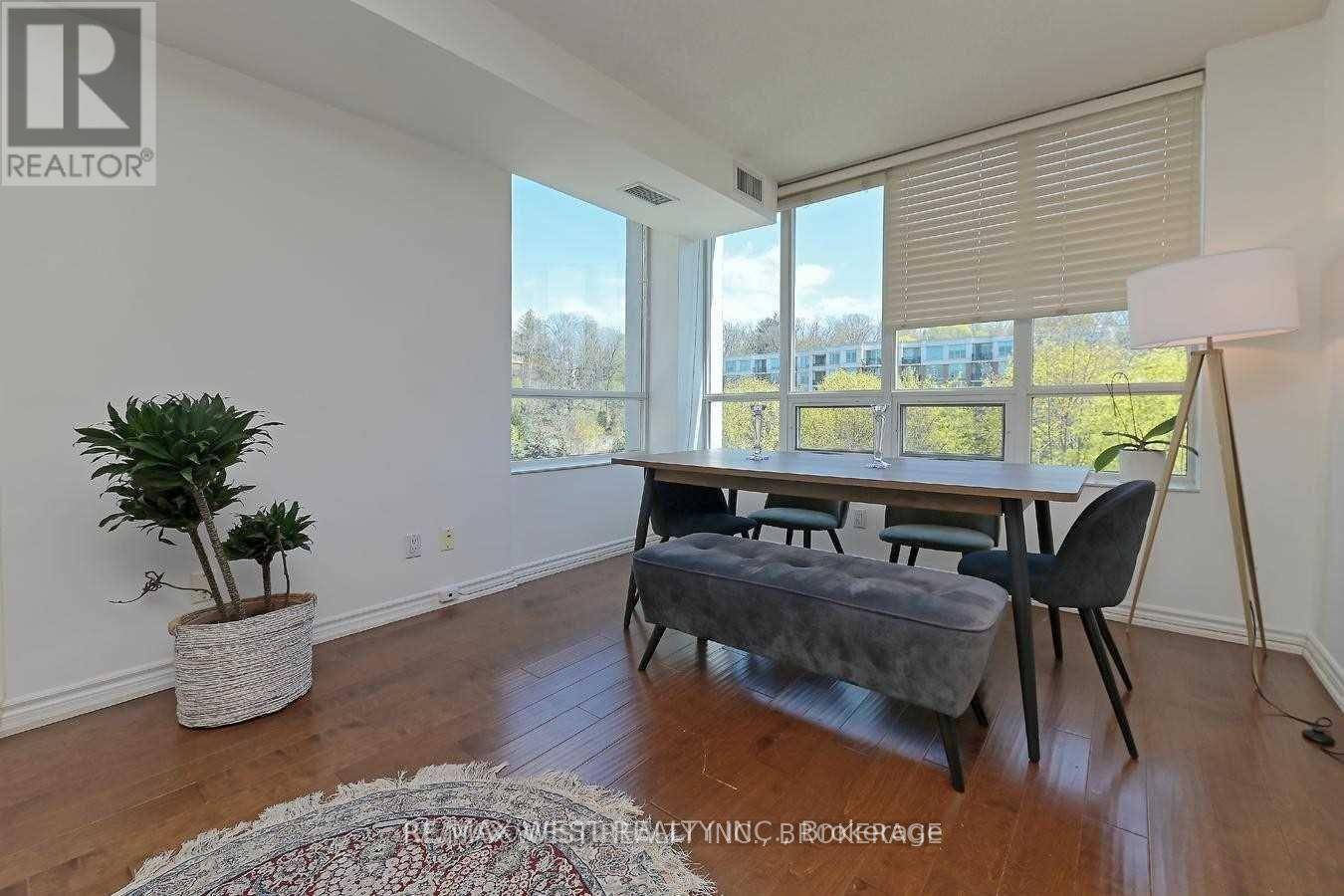 Toronto (st. Andrew-windfields), ON M2P2G6,18 William Carson CRES #608