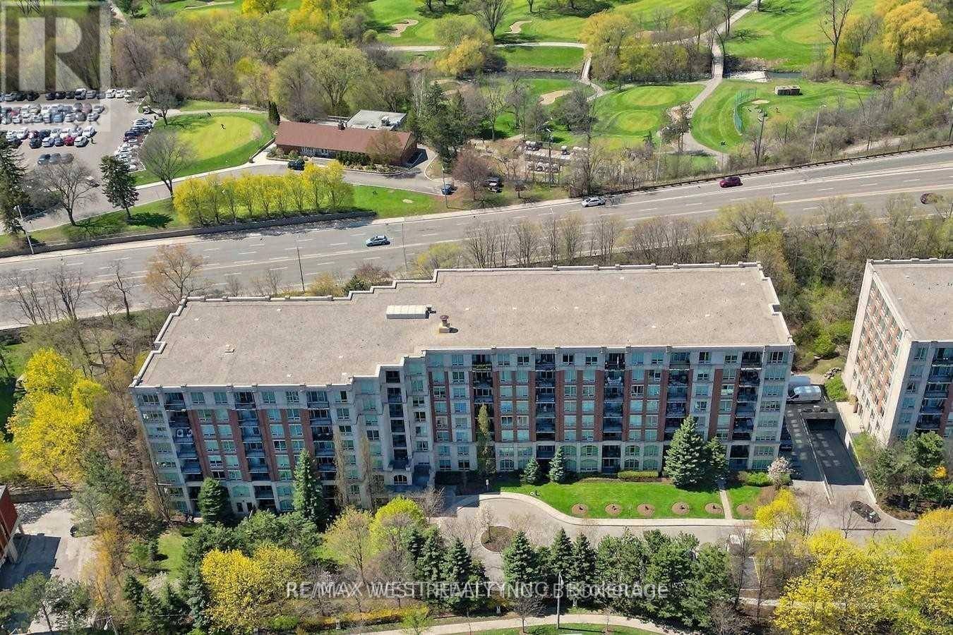 Toronto (st. Andrew-windfields), ON M2P2G6,18 William Carson CRES #608