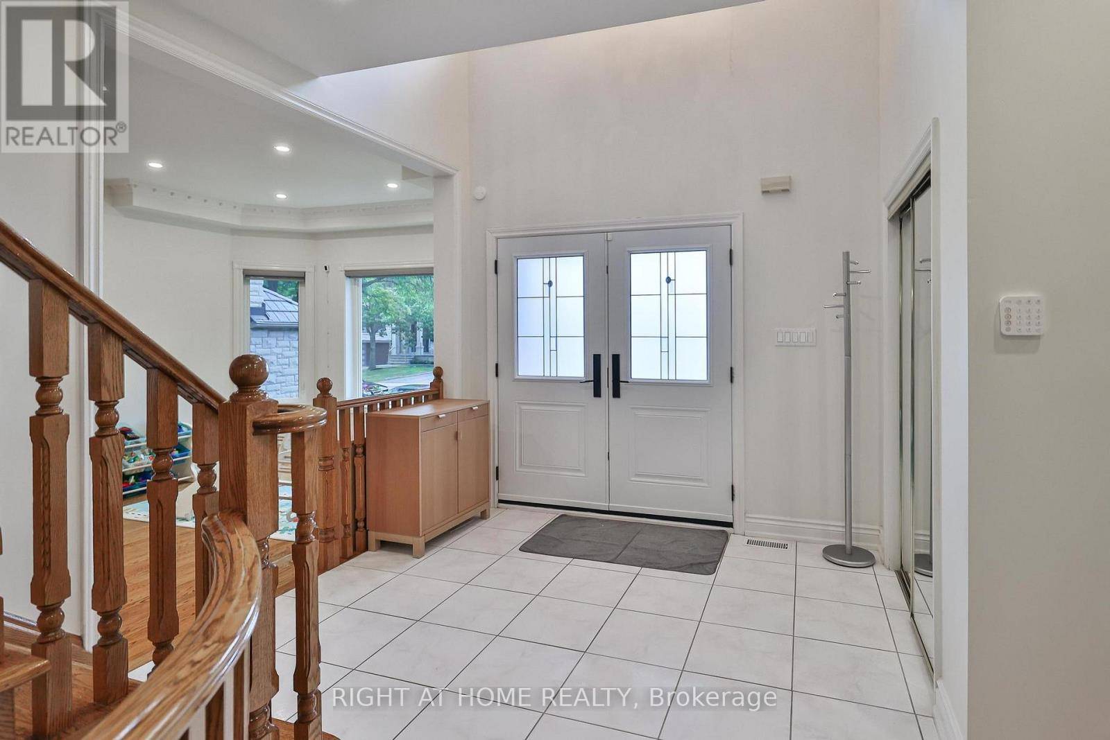 Toronto (willowdale West), ON M2R1J8,58 YORKVIEW DRIVE