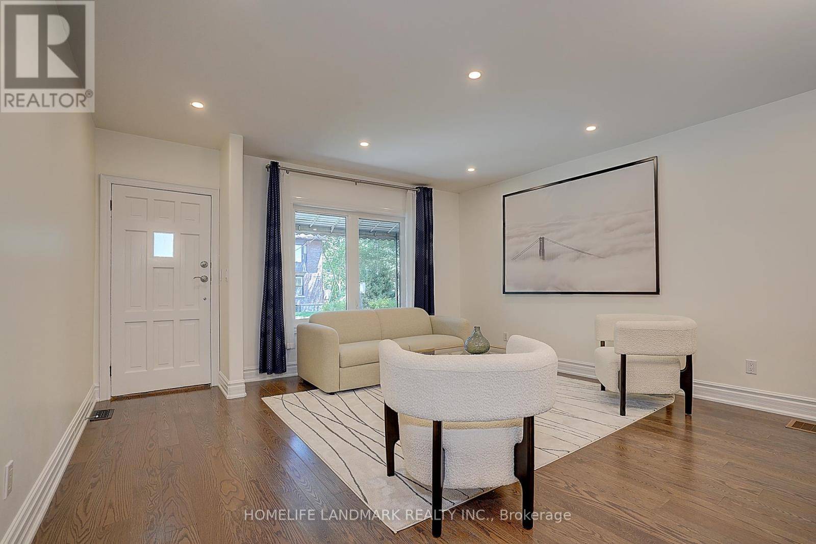 Toronto (annex), ON M6G2P9,596 PALMERSTON AVENUE