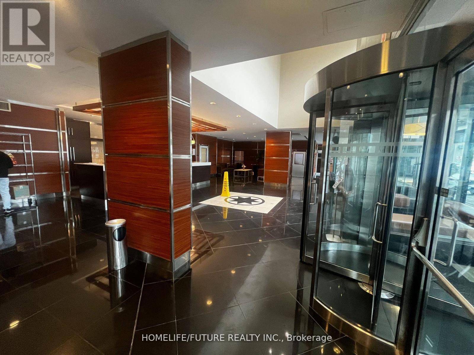 Toronto (waterfront Communities), ON M5J2S2,77 Harbour SQ #3008