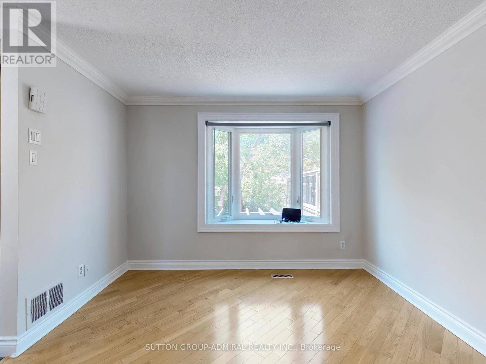 Toronto (lawrence Park South), ON M5N1W1,248 GLENGROVE AVENUE W