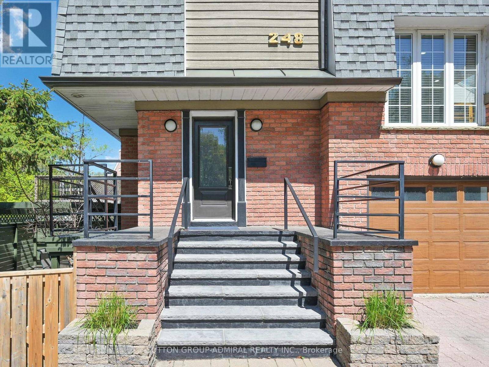 Toronto (lawrence Park South), ON M5N1W1,248 GLENGROVE AVENUE W
