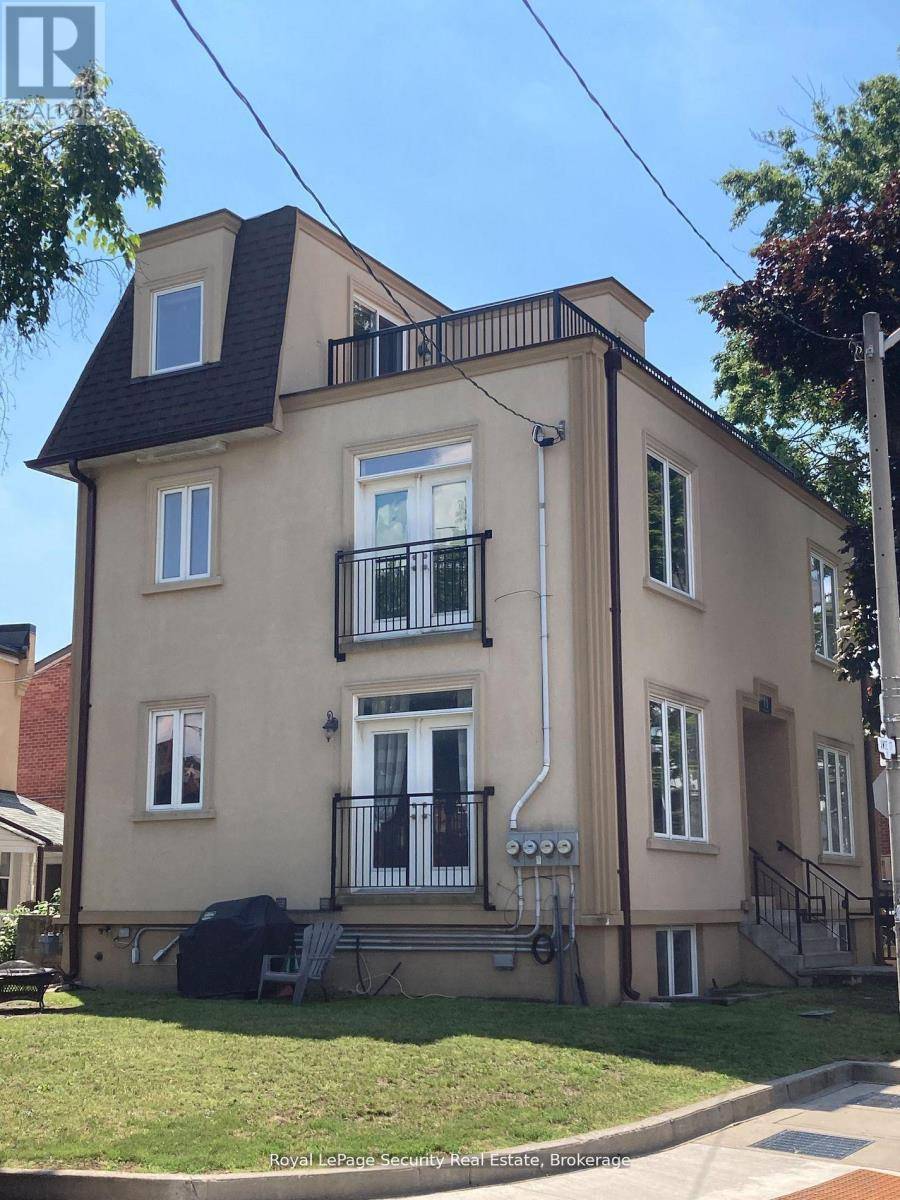 Toronto (little Portugal), ON M6K1V7,13 Fisher ST #B