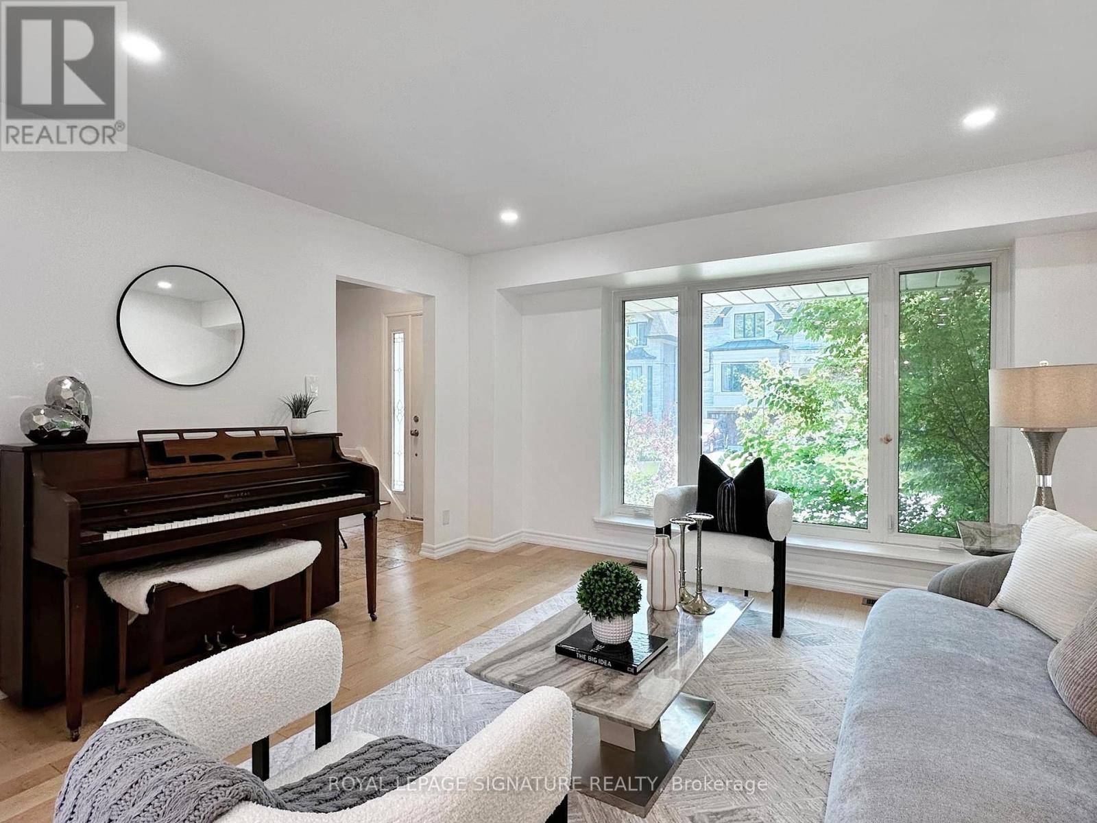 Toronto (willowdale East), ON M2N4H4,14 LOGANDALE ROAD