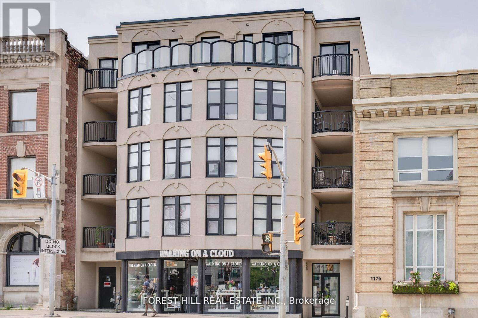 Toronto (annex), ON M4W2L9,1174 Yonge ST #203