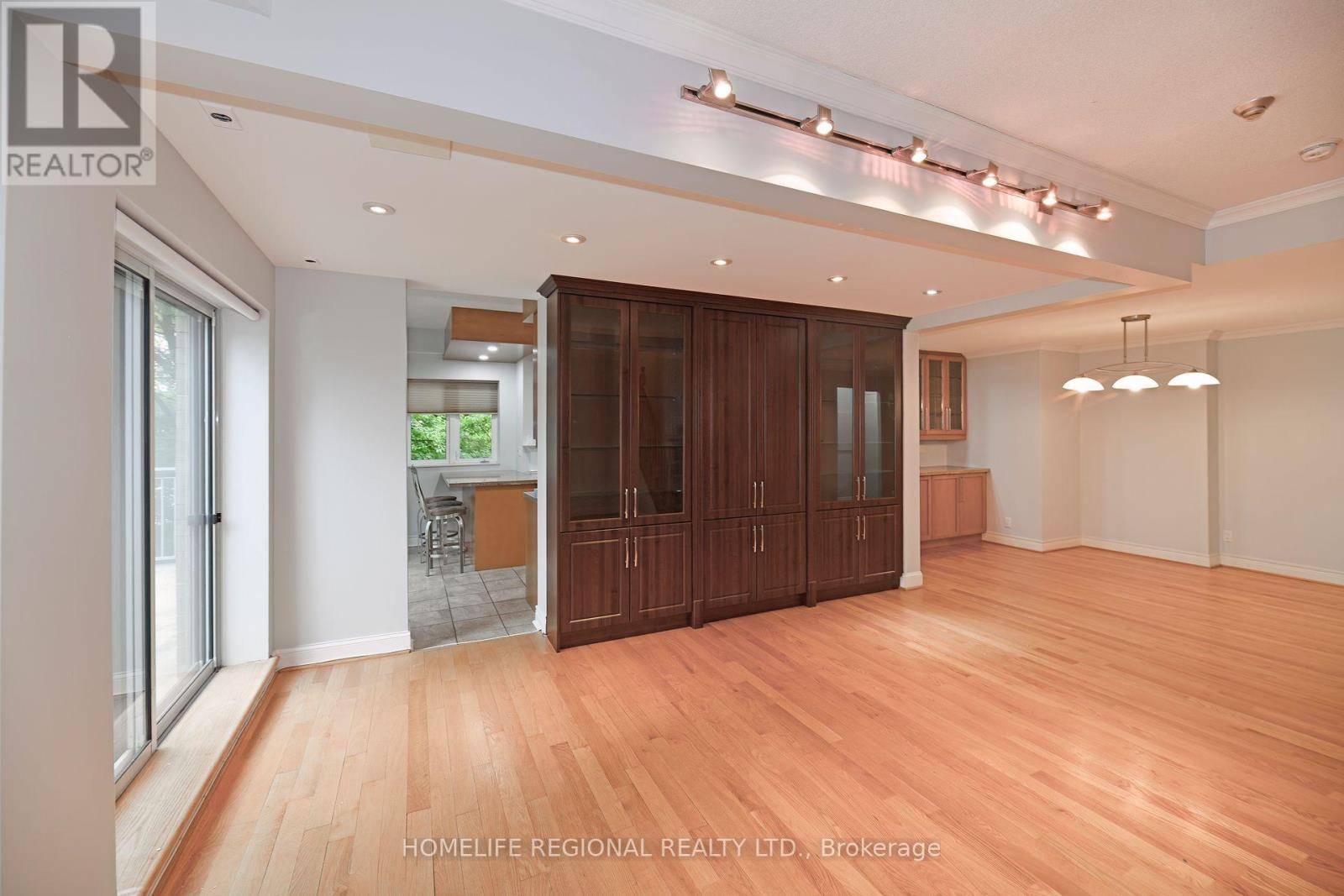 Toronto (willowdale West), ON M2N5R8,5418 Yonge ST #126