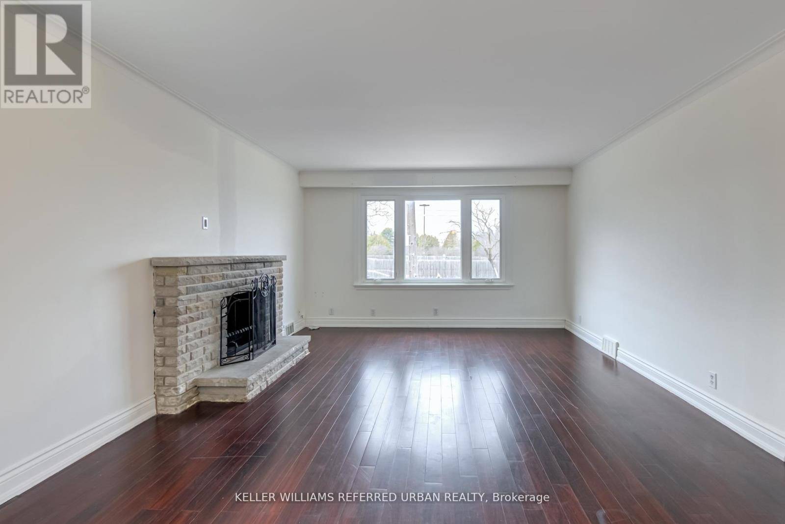 Toronto (newtonbrook East), ON M2M1Z5,91 BISHOP AVENUE