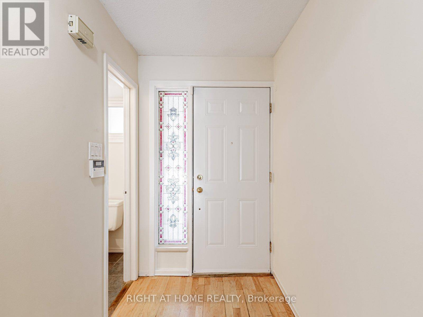 Toronto (pleasant View), ON M2J4V2,3 POETS WALK WAY