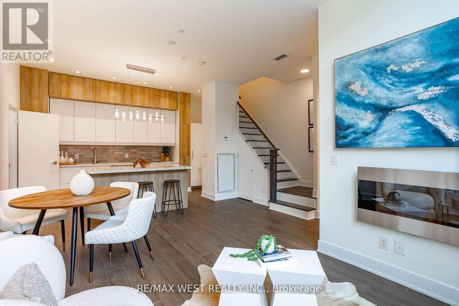 Toronto (waterfront Communities), ON M5V1E3,508 Wellington ST West #TH02