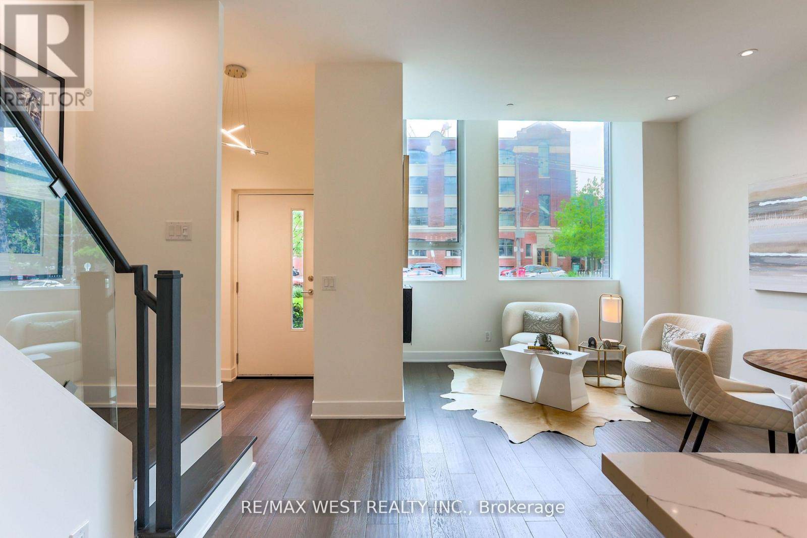 Toronto (waterfront Communities), ON M5V1E3,508 Wellington ST West #TH02