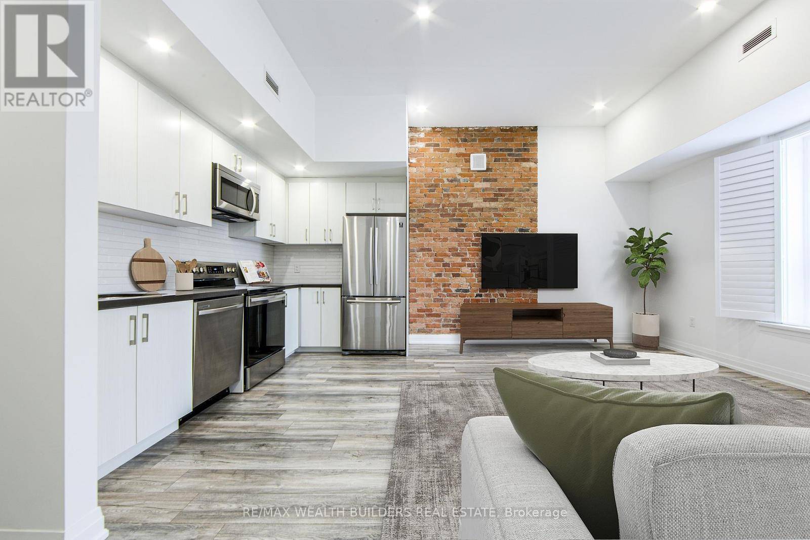 Toronto (moss Park), ON M5B2C1,219 Jarvis ST #7