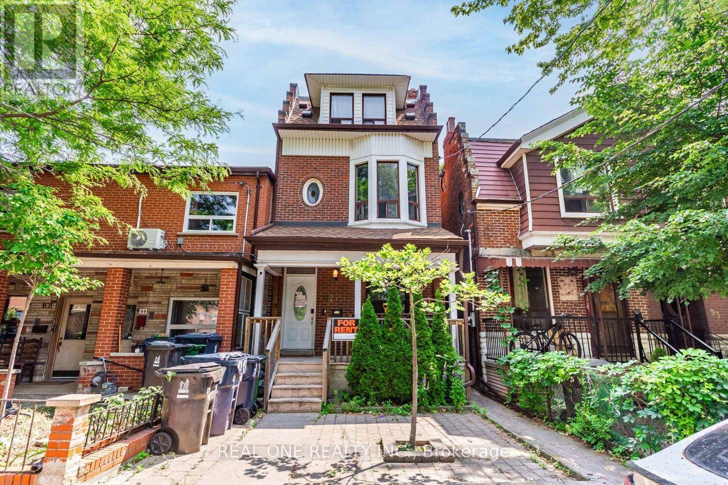 Toronto (university), ON M5S2P2,97 LIPPINCOTT STREET