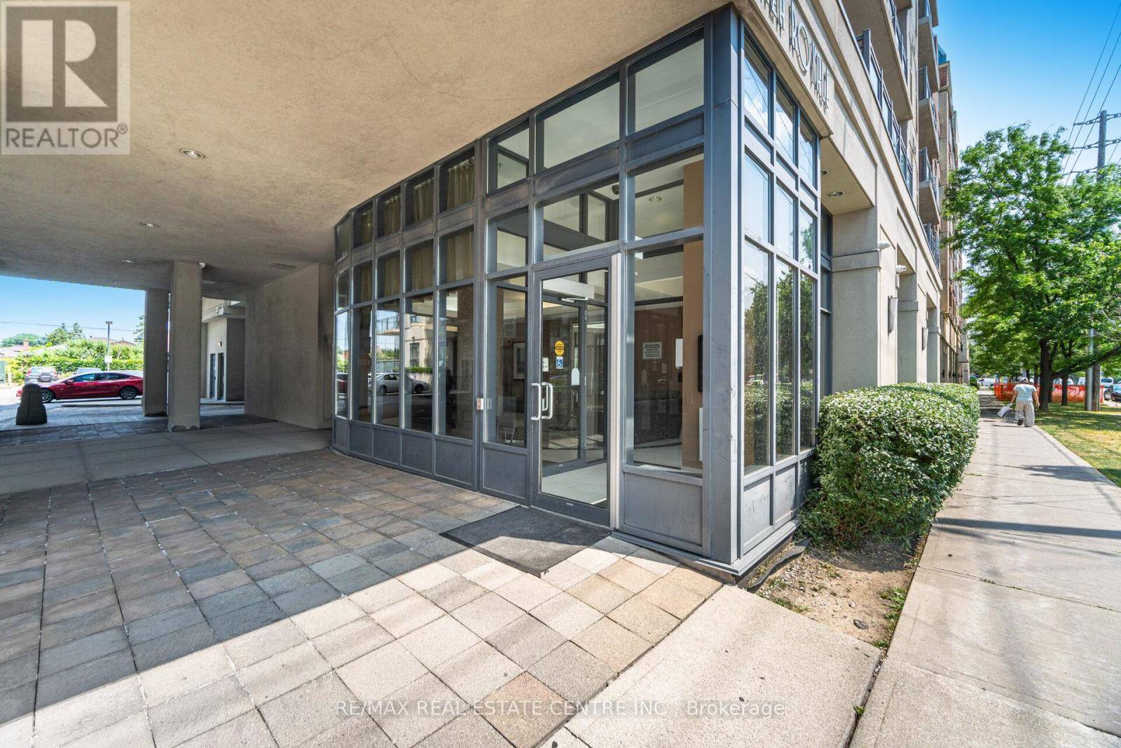 Toronto (bathurst Manor), ON M3H5V5,872 Sheppard AVE West #616