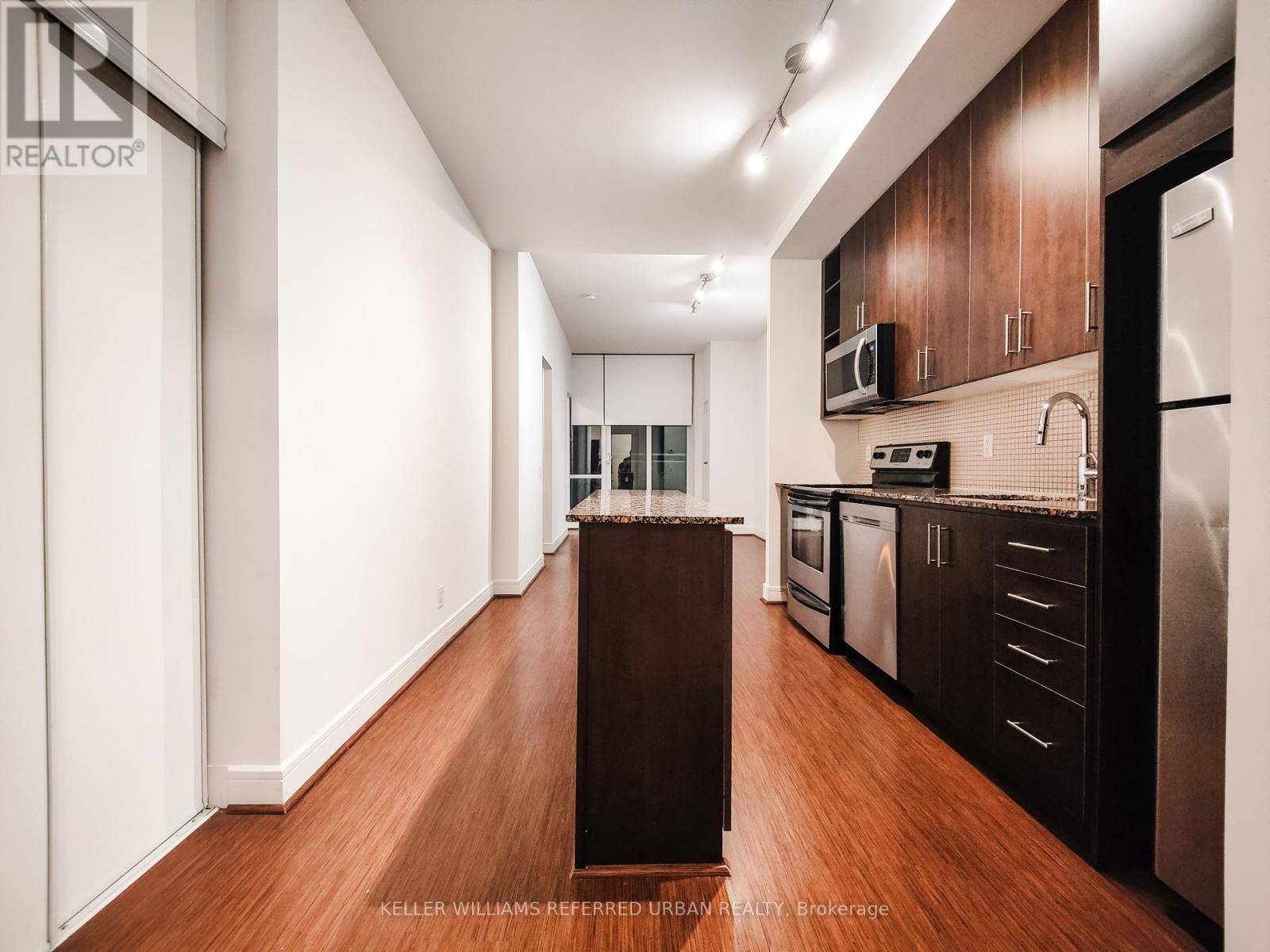 Toronto (moss Park), ON M5A2M5,112 George ST #S219