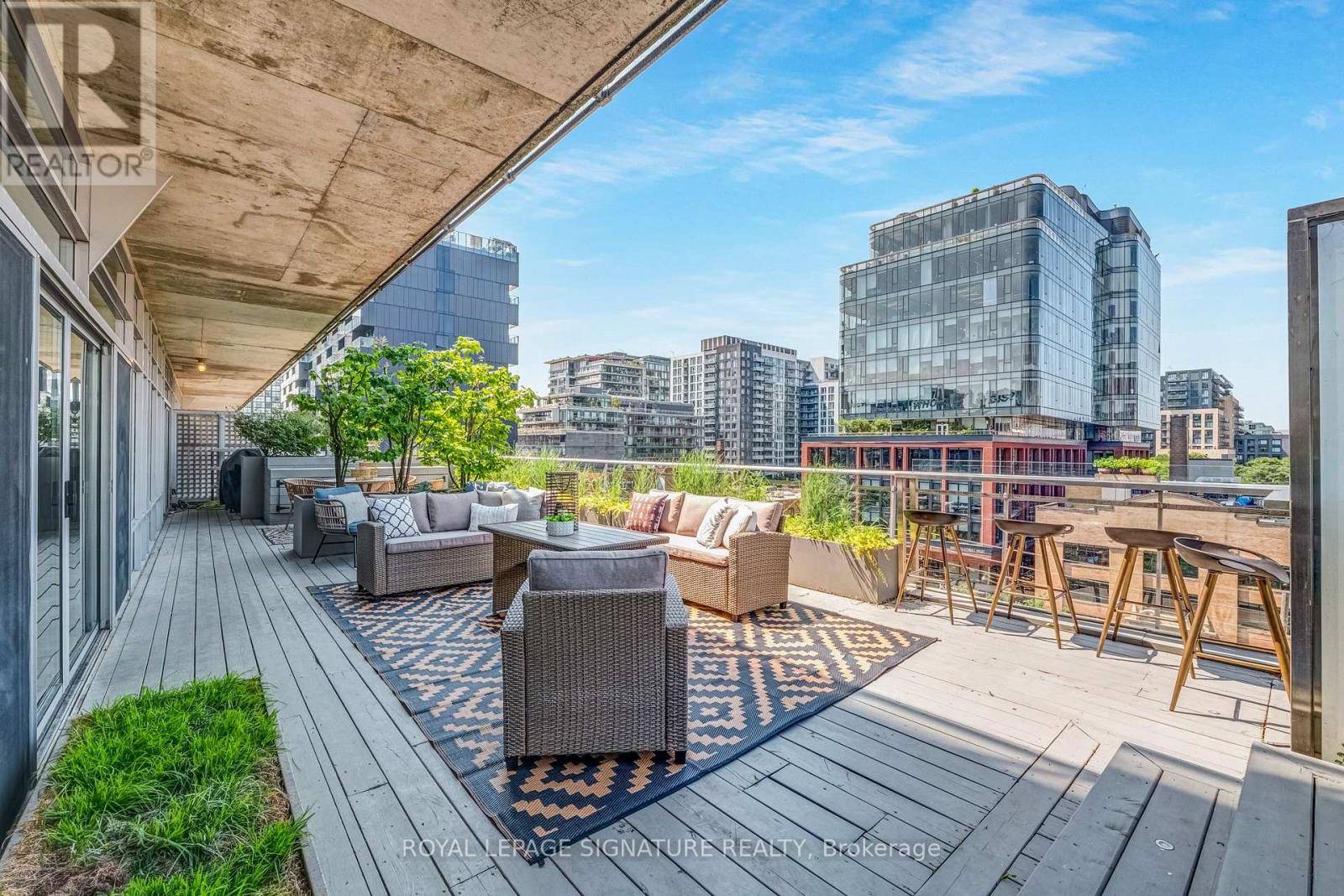 Toronto (waterfront Communities), ON M5V2M6,66 Portland ST #708