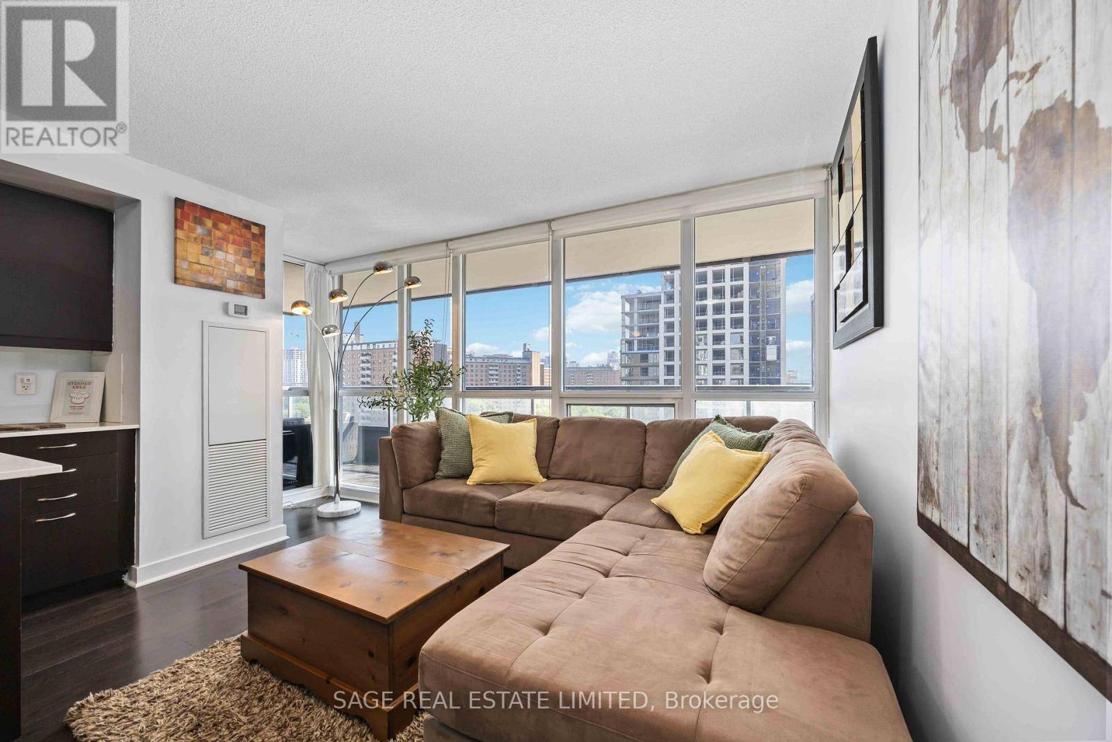 Toronto (moss Park), ON M5A2R3,320 Richmond ST East #1115