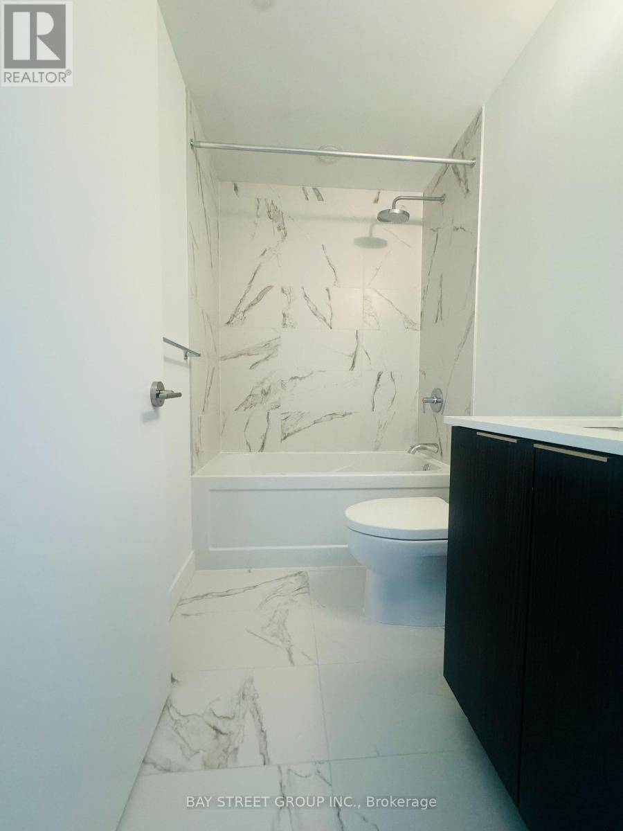 Toronto (newtonbrook East), ON M2M0B9,8 Olympic Garden DR #S3005