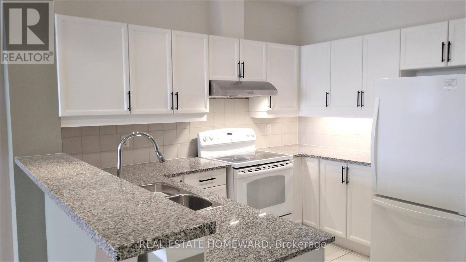 Toronto (thorncliffe Park), ON M4H1R1,1 Leaside Park DR #417