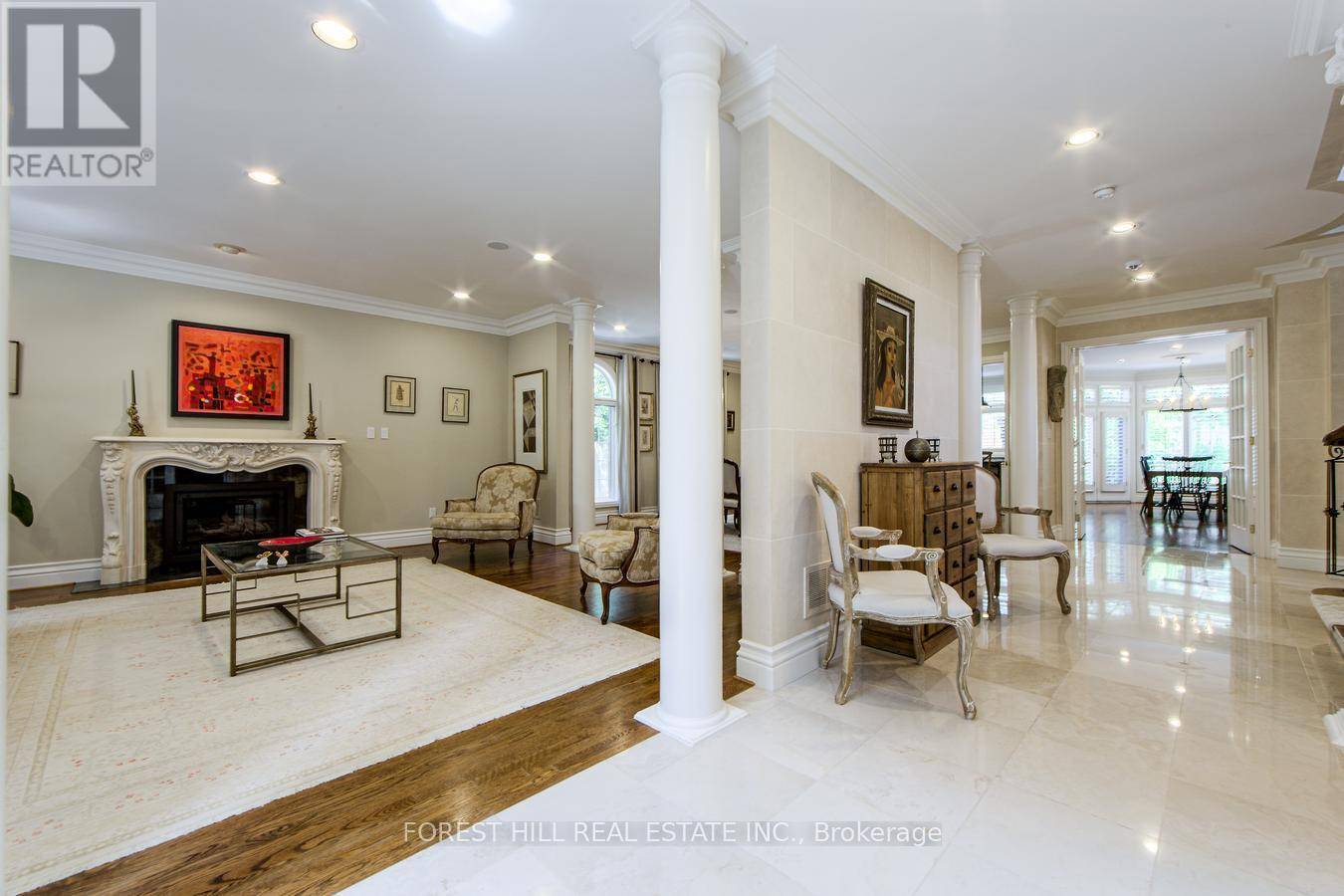 Toronto (st. Andrew-windfields), ON M2P1L9,42 ALDERSHOT CRESCENT