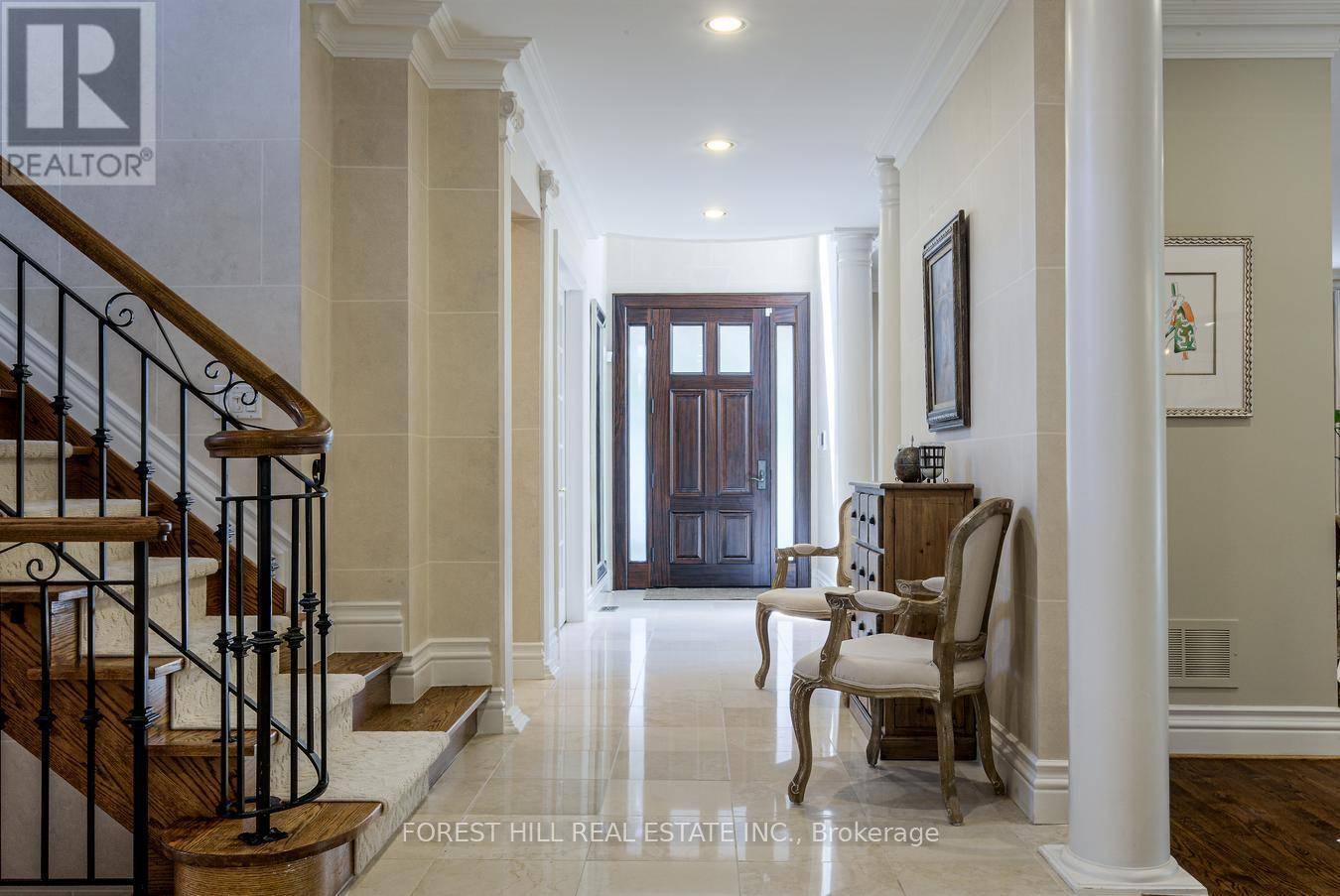 Toronto (st. Andrew-windfields), ON M2P1L9,42 ALDERSHOT CRESCENT