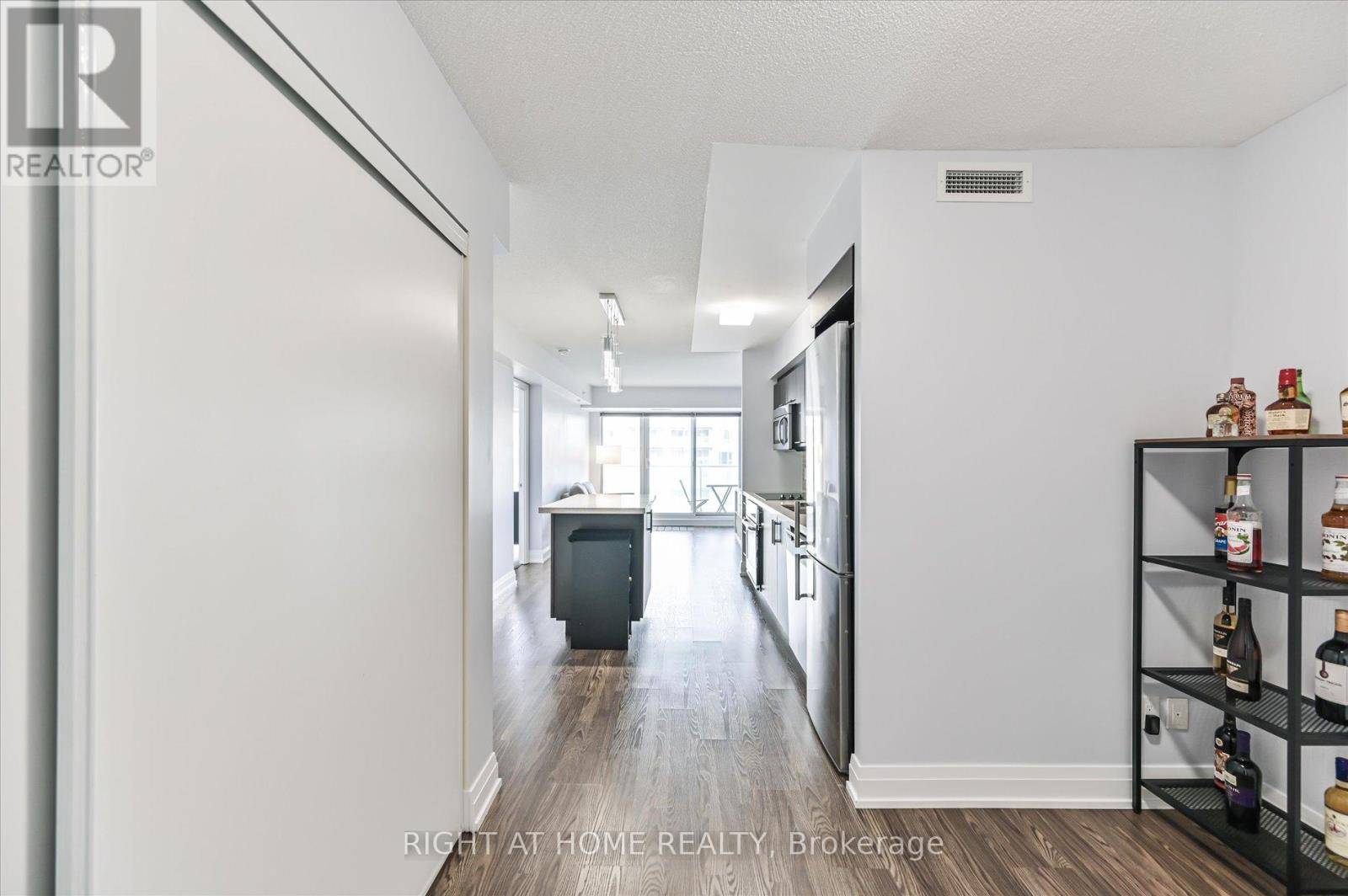 Toronto (clanton Park), ON M3H0C6,565 Wilson AVE #W1001