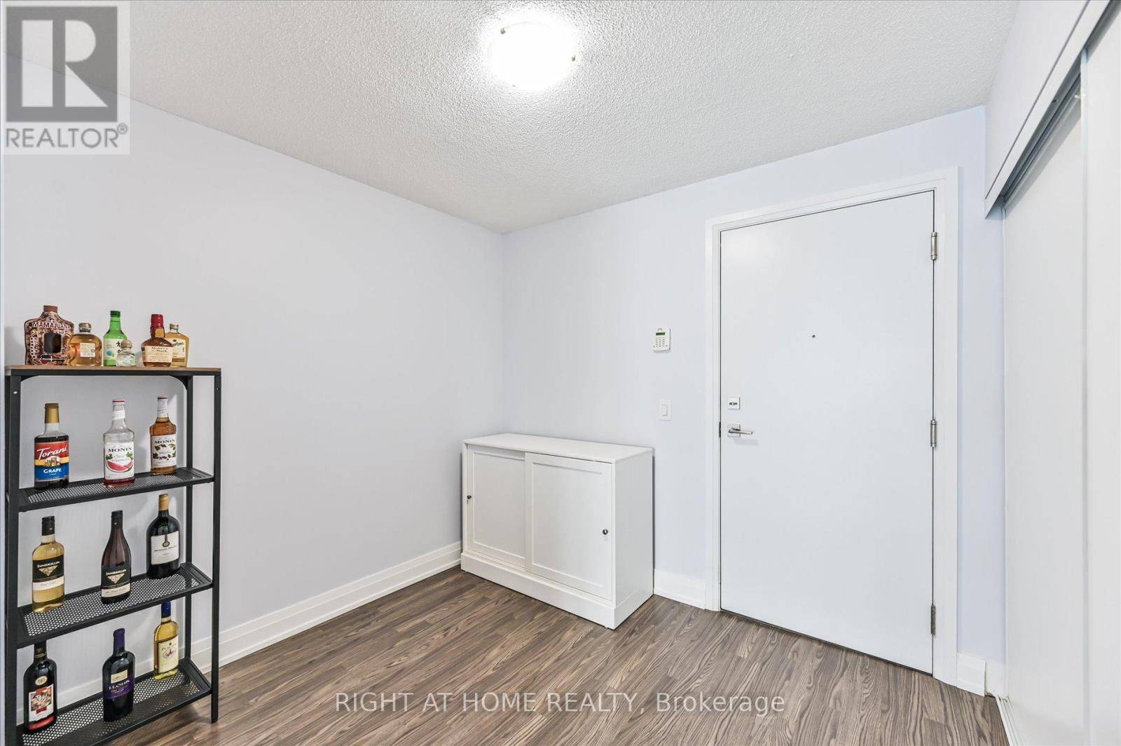 Toronto (clanton Park), ON M3H0C6,565 Wilson AVE #W1001