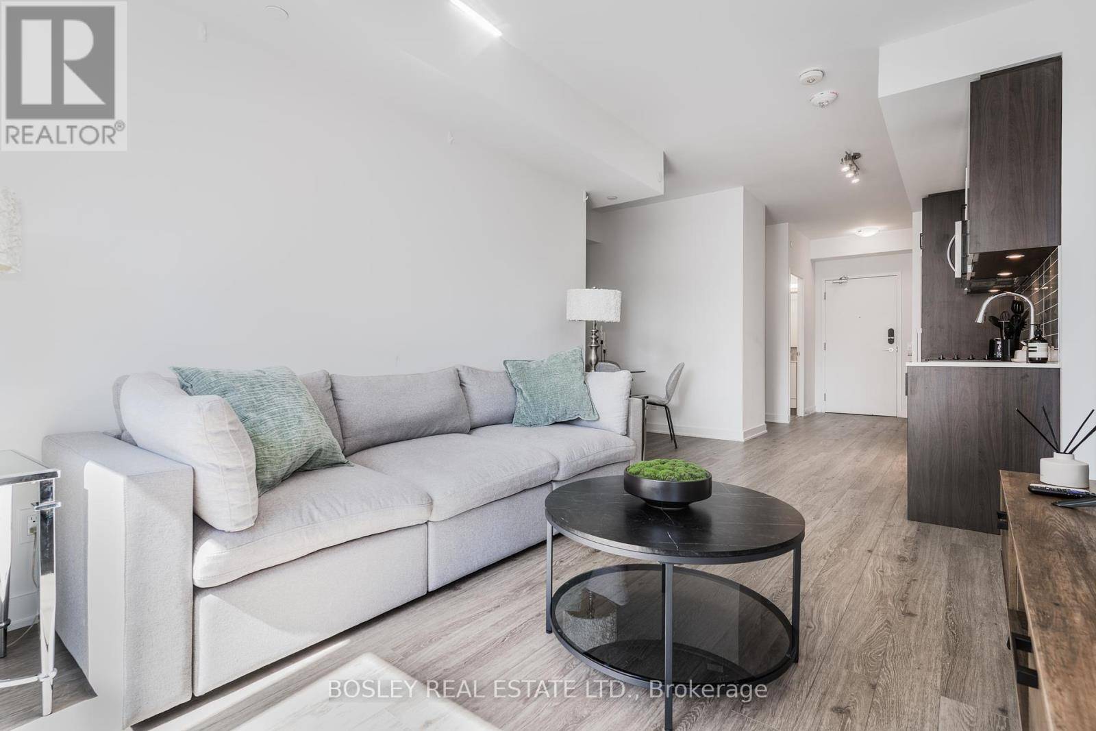 Toronto (waterfront Communities), ON M5V1Y6,543 Richmond ST West #314