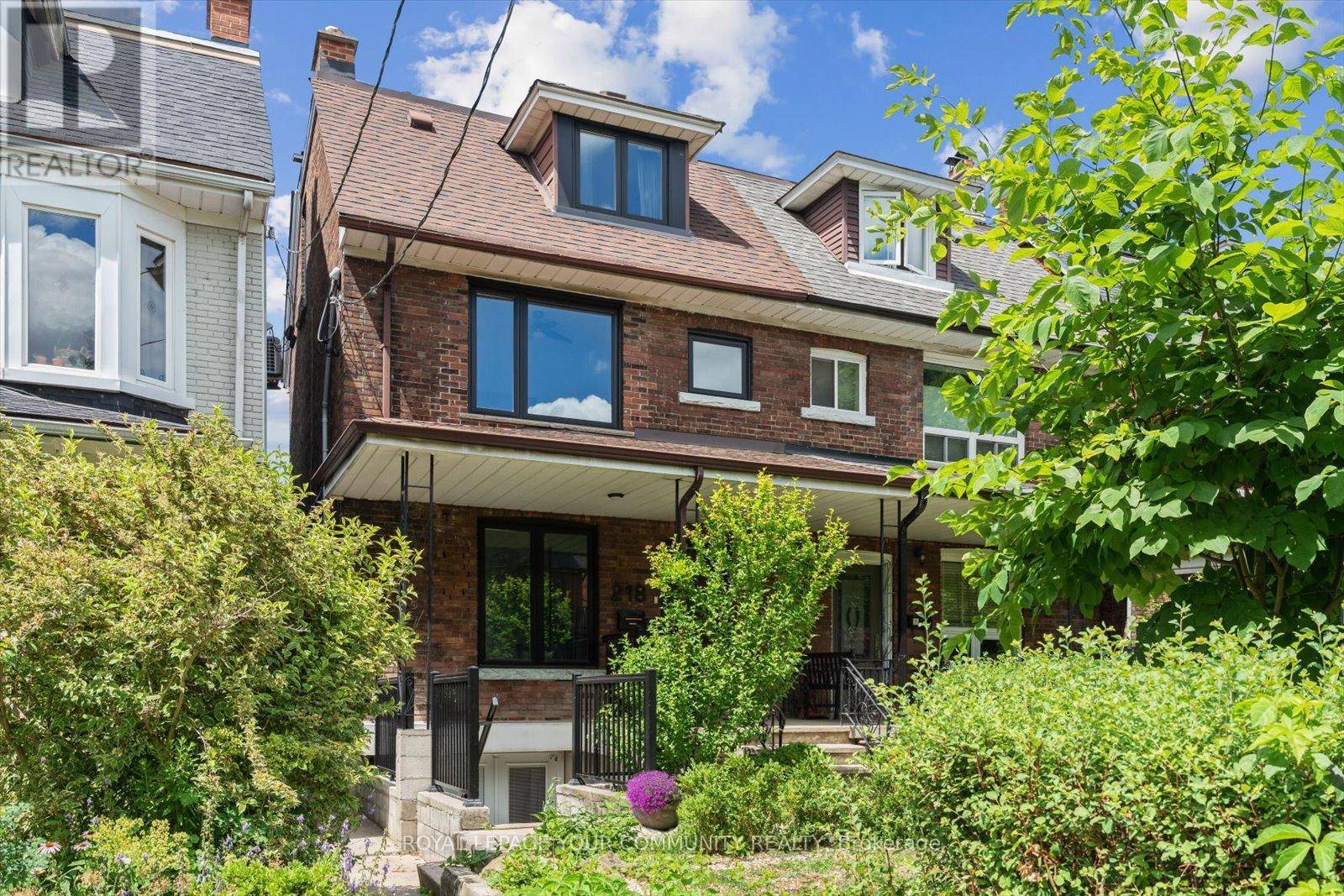 Toronto (palmerston-little Italy), ON M6G3G1,218 BEATRICE STREET