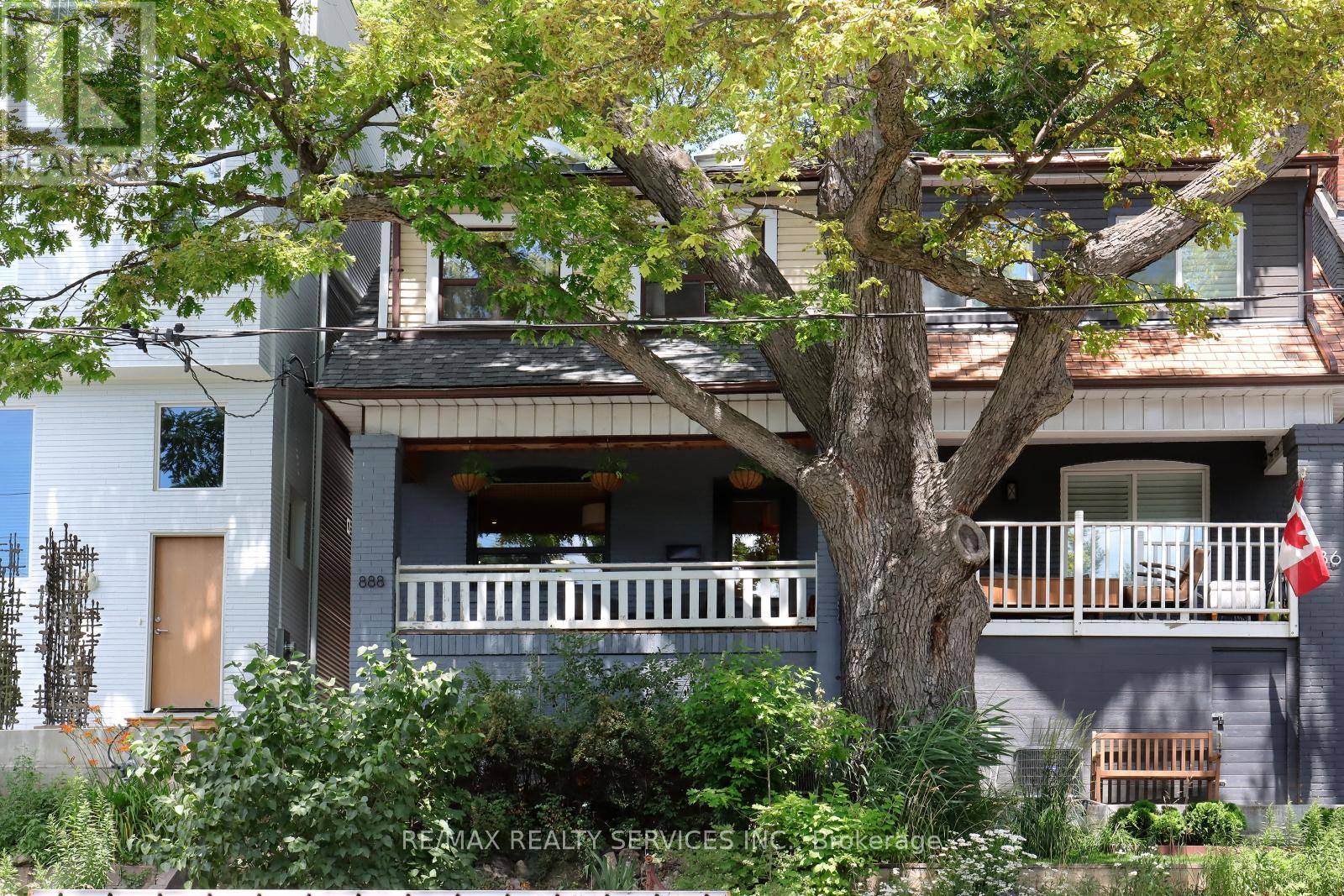 Toronto (wychwood), ON M6G2B6,888 DAVENPORT ROAD