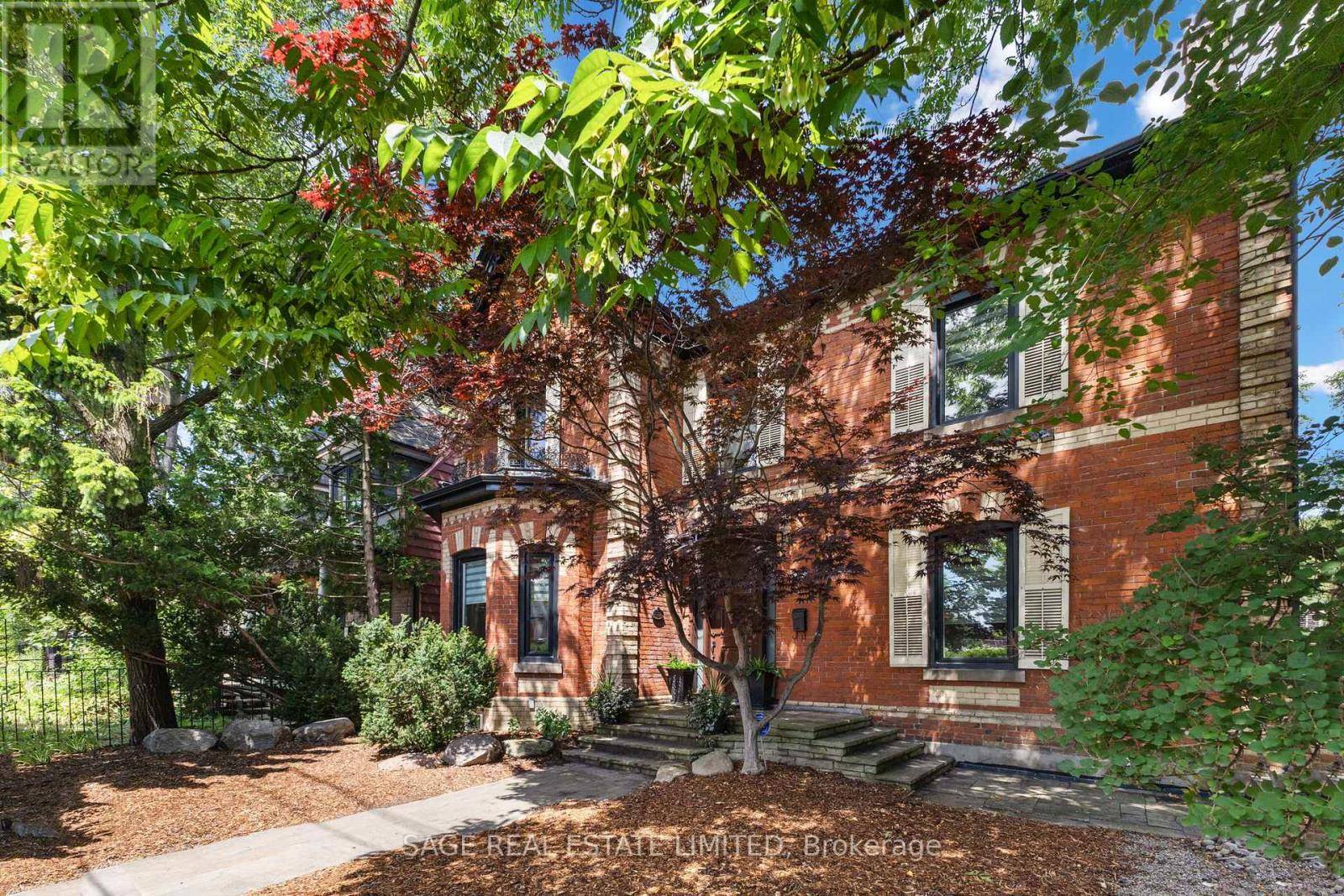 Toronto (trinity-bellwoods), ON M6J1R3,14 HALTON STREET