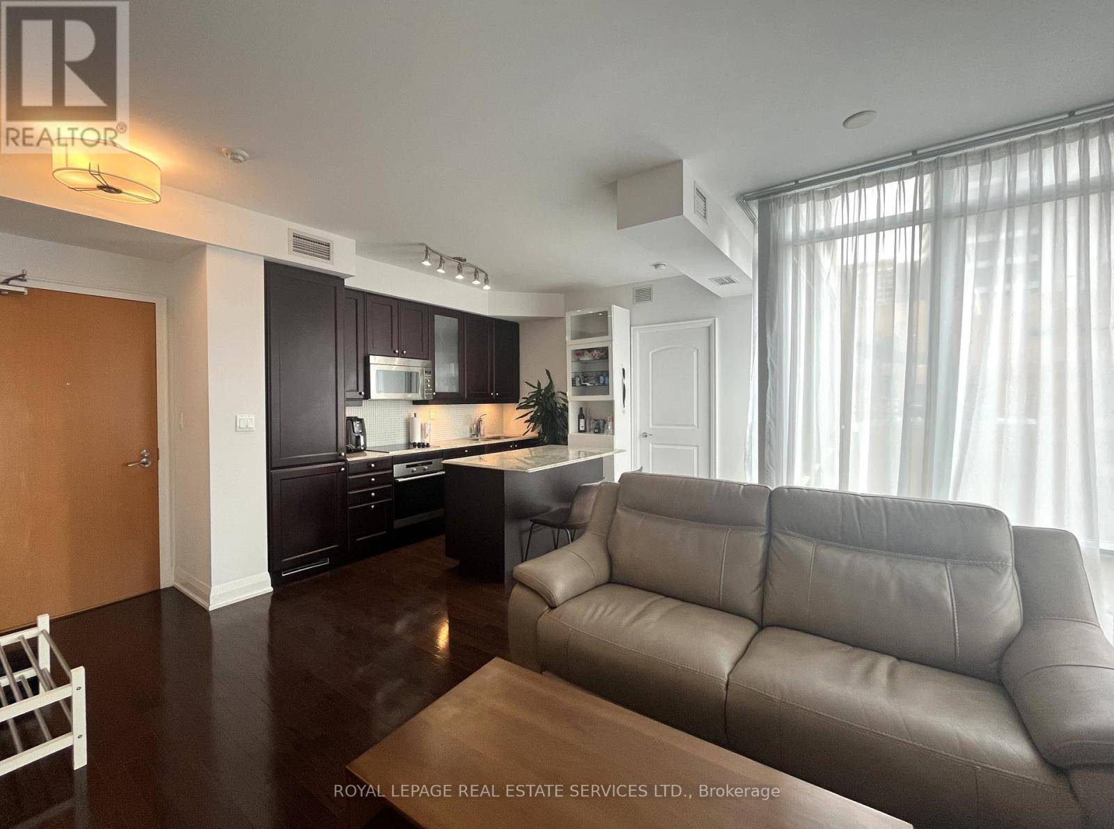 Toronto (annex), ON M5R2B5,1 Bedford RD #715