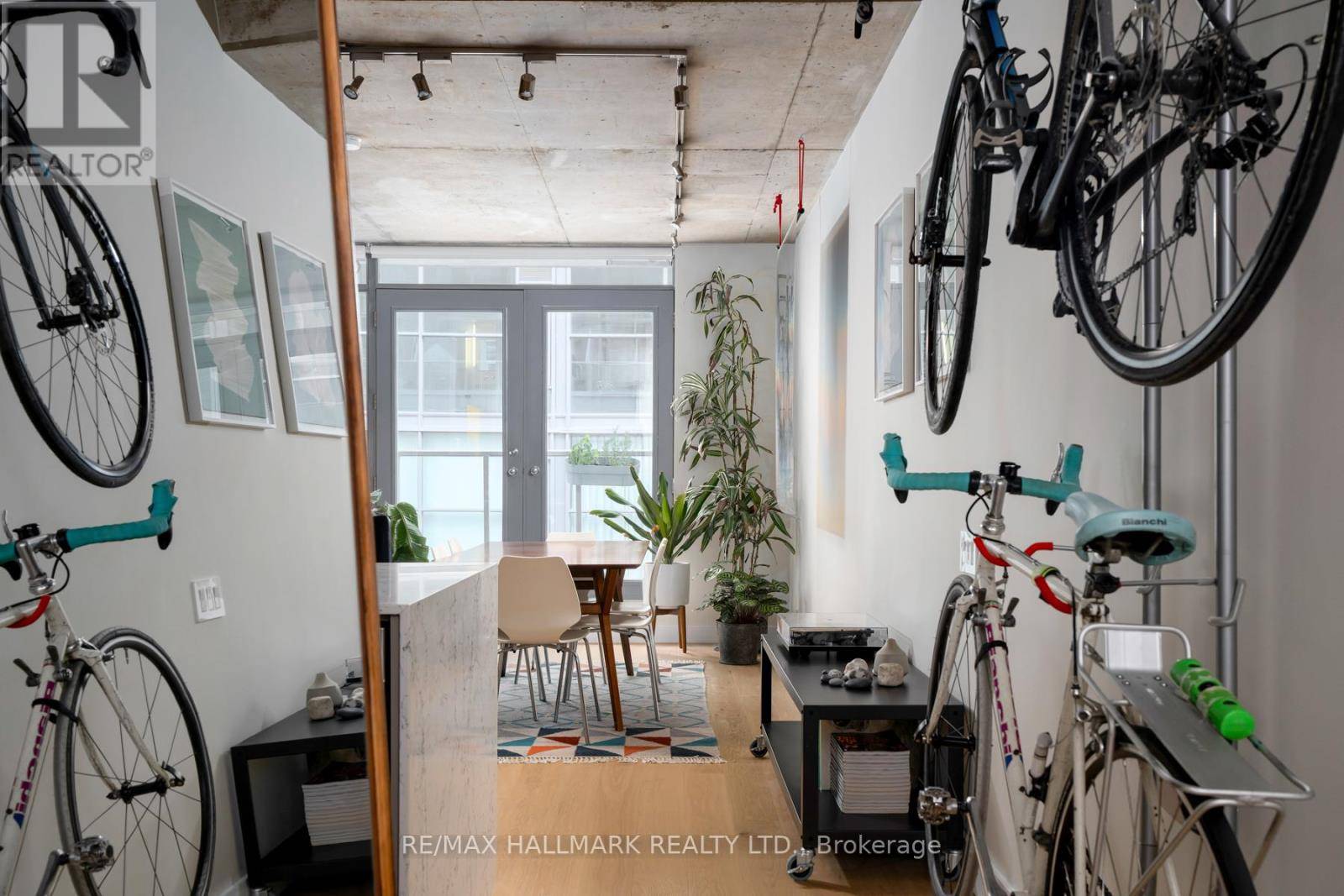 Toronto (waterfront Communities), ON M5V3P7,36 Charlotte ST #605