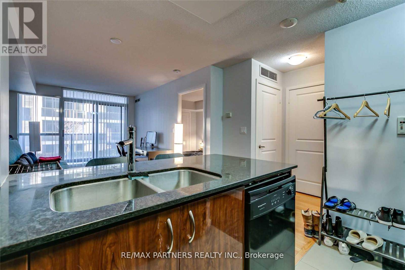 Toronto (newtonbrook East), ON M2M0A8,5791 Yonge ST #606