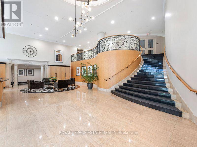 Toronto (yonge-st. Clair), ON M4V3C6,10 Delisle AVE #212