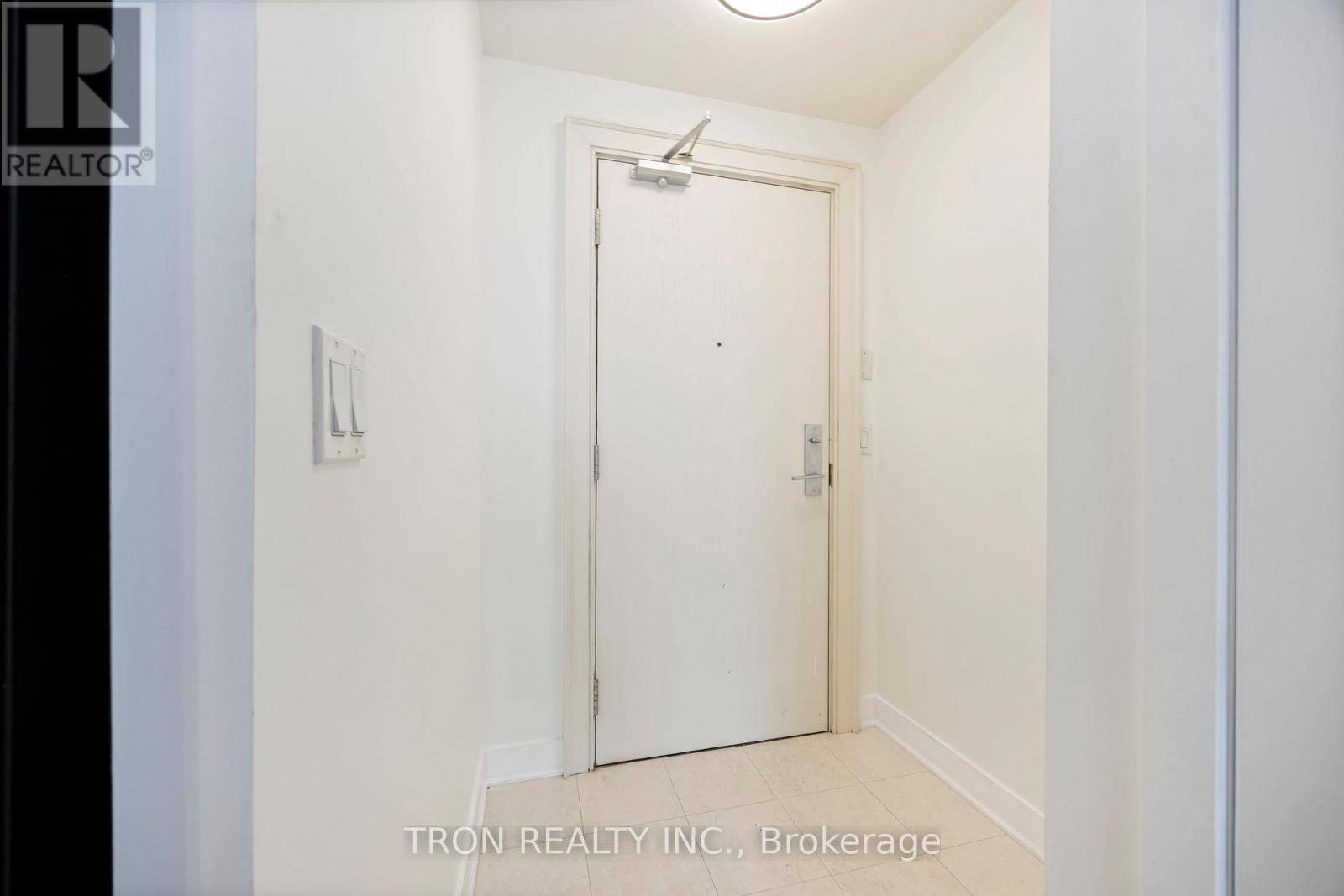 Toronto (waterfront Communities), ON M5V3T9,438 King ST West #1905