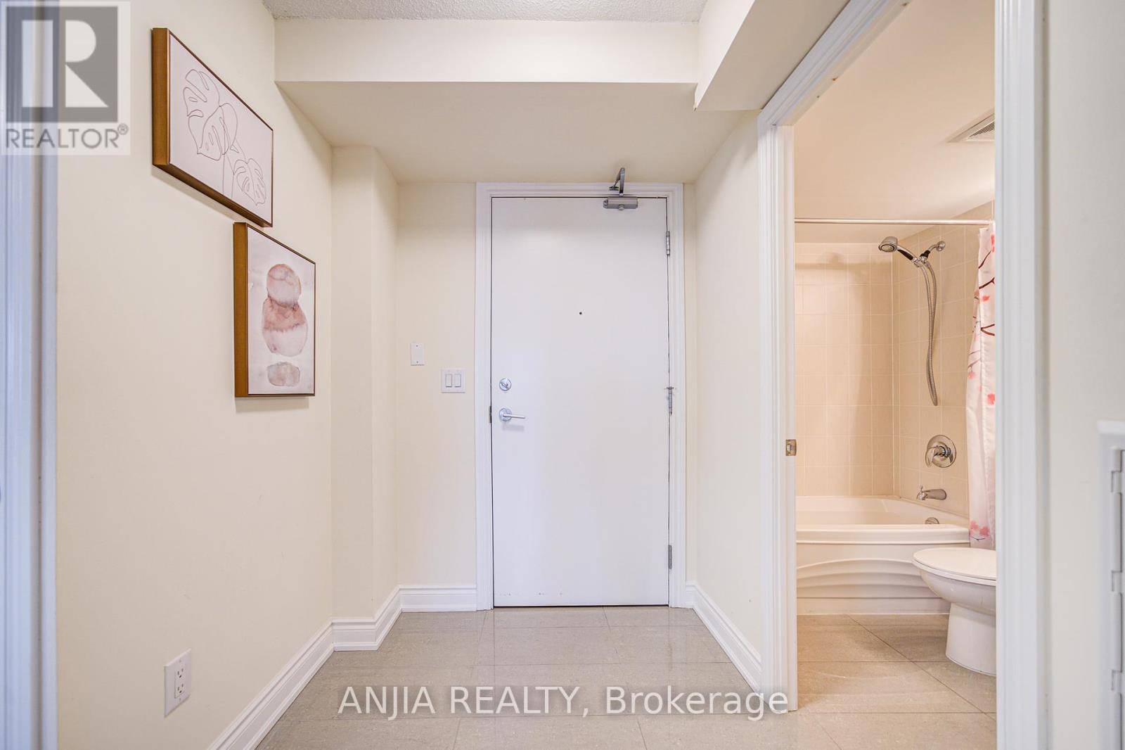 Toronto (bathurst Manor), ON M3H0B3,760 Sheppard AVE West #313