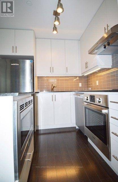 Toronto (waterfront Communities), ON M5E0A8,1 The Esplanade #2004