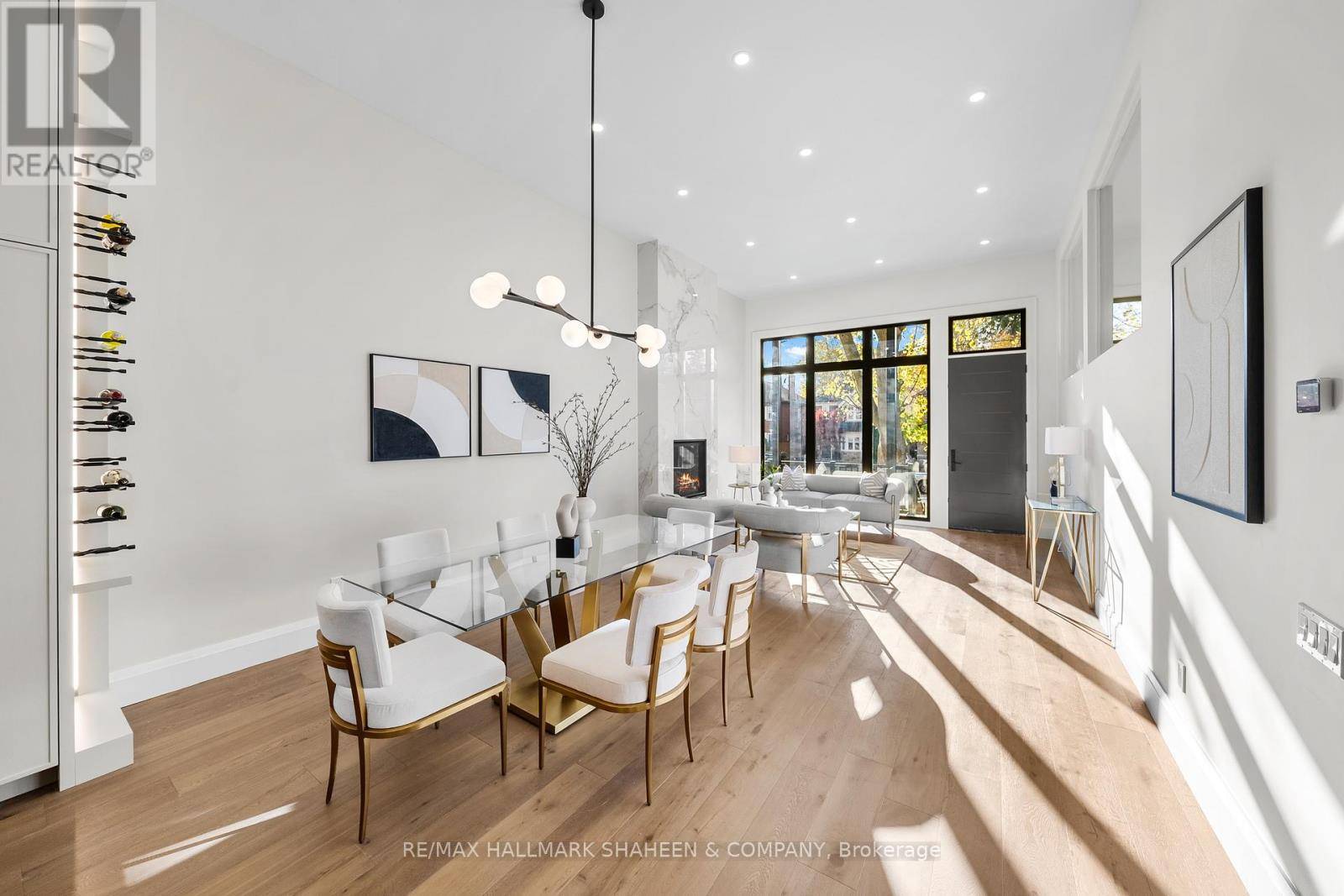 Toronto (leaside), ON M4G2E2,66 PARKHURST BOULEVARD