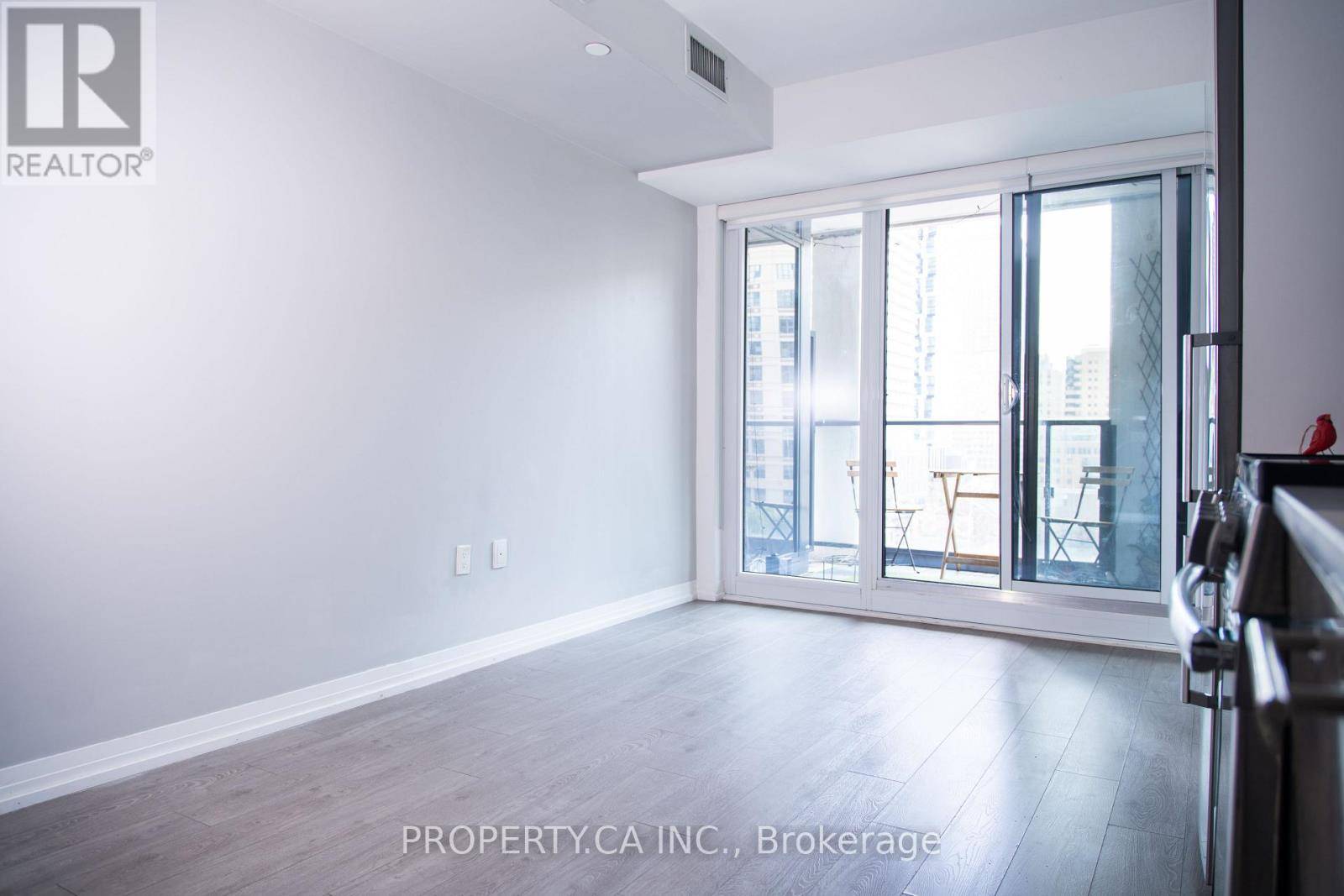 Toronto (cabbagetown-south St. James Town), ON M5B2C2,251 Jarvis ST #625