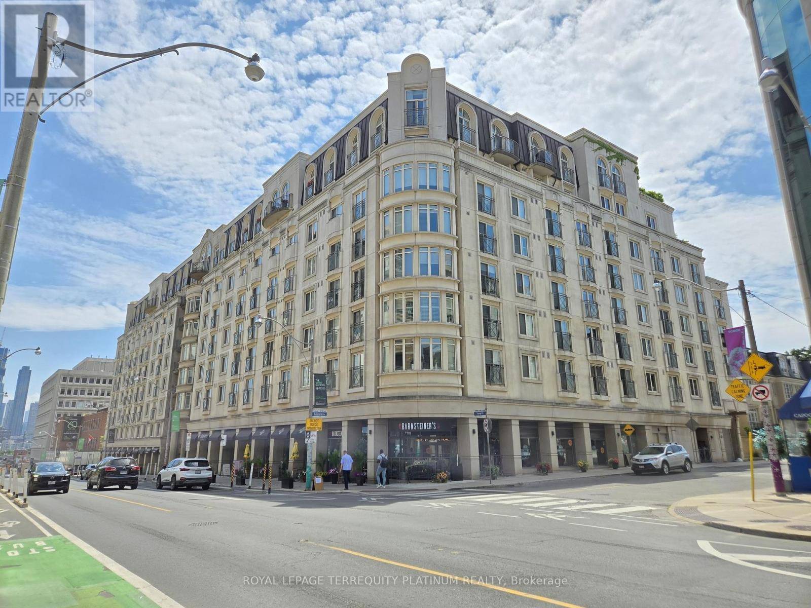 Toronto (yonge-st. Clair), ON M4V3B9,1 Balmoral AVE #304