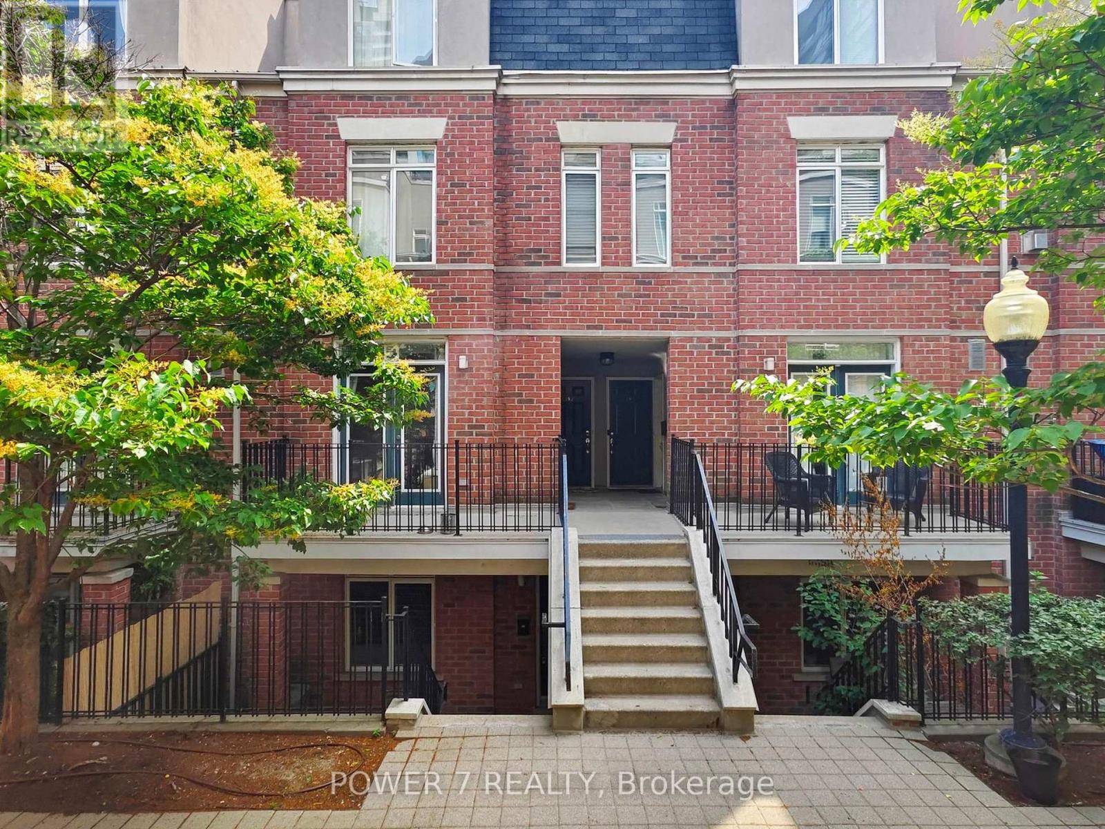 Toronto (cabbagetown-south St. James Town), ON M4Y3C1,415 Jarvis ST #147