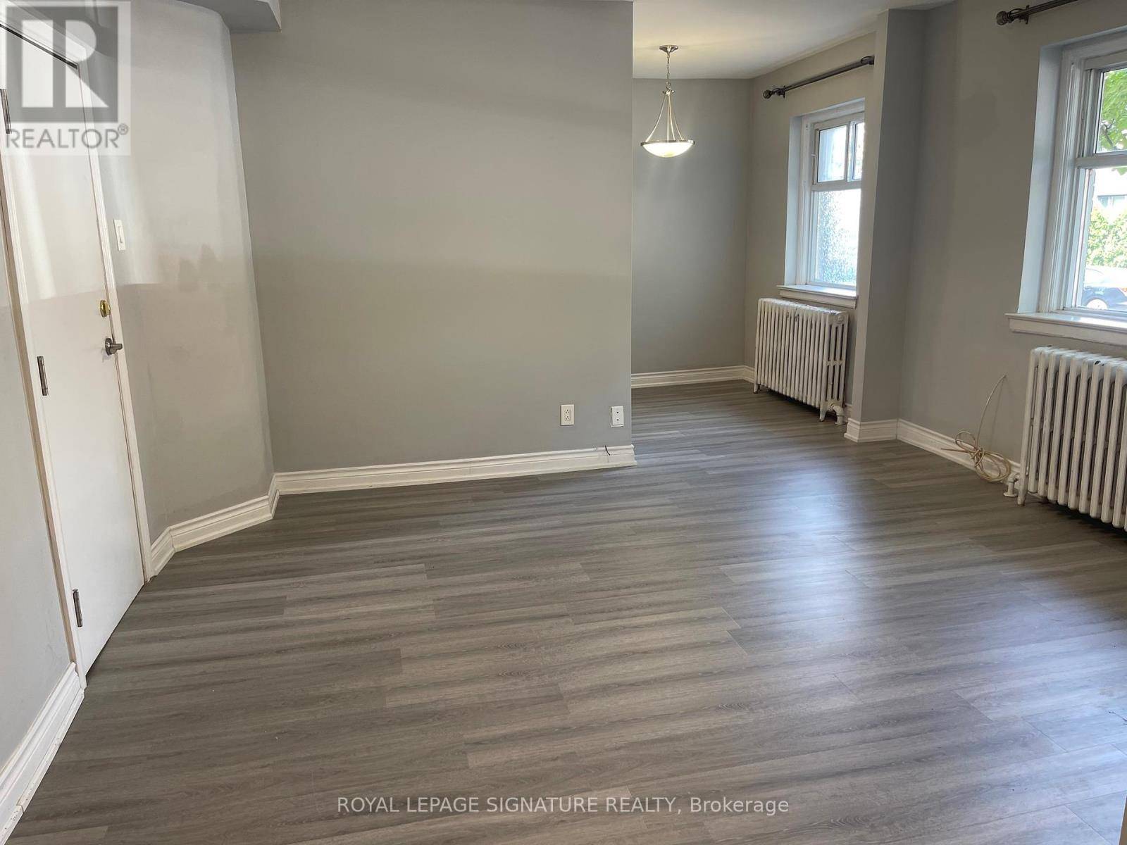 Toronto (little Portugal), ON M6J3E6,382 Dovercourt RD #18