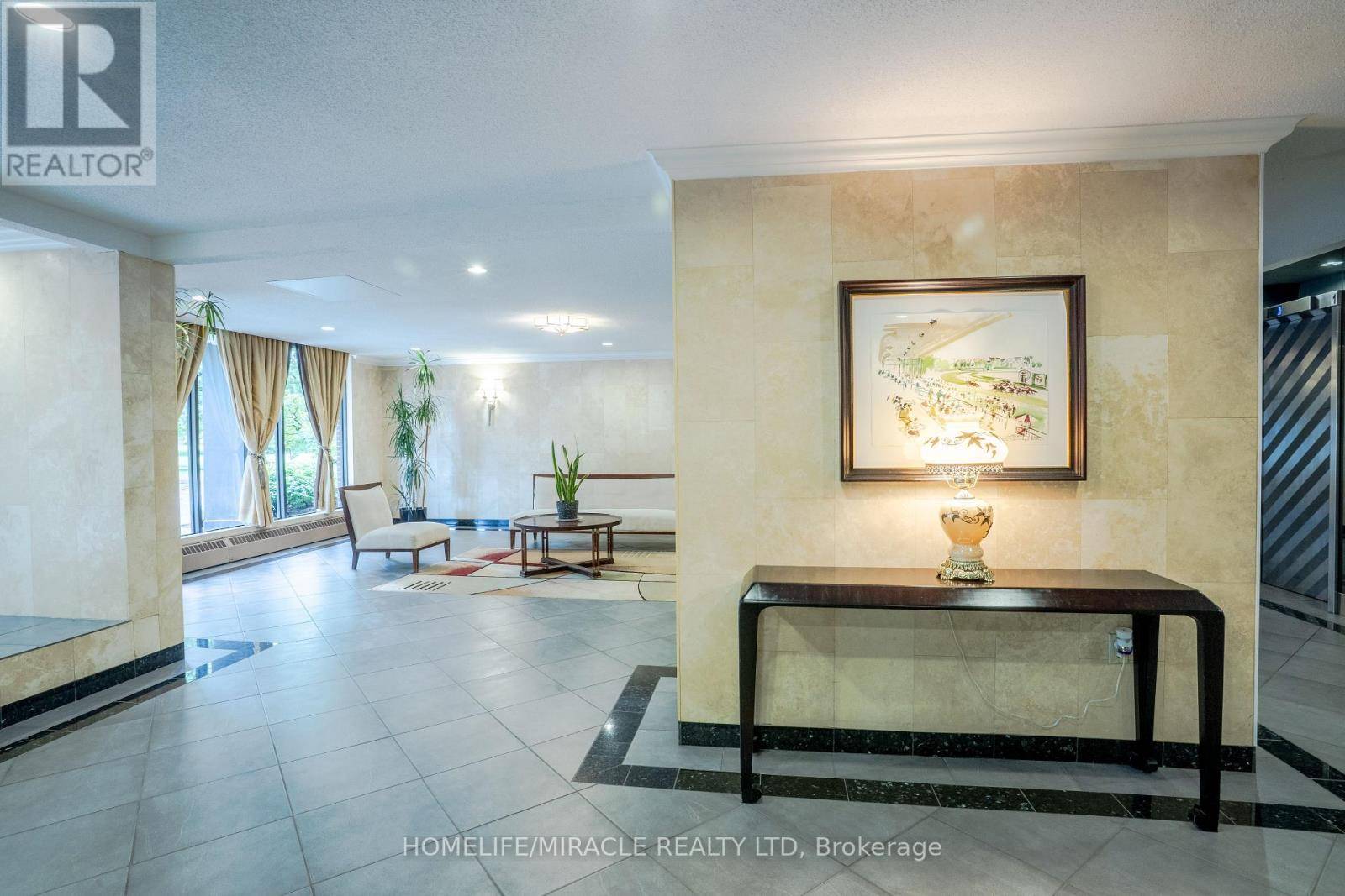 Toronto (newtonbrook West), ON M2M1V8,175 Hilda AVE #904