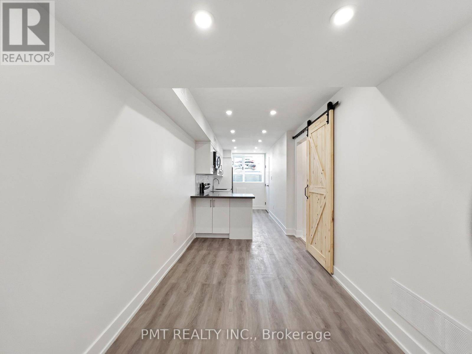 Toronto (wychwood), ON M6H2V3,531 Delaware AVE North #Bsmt