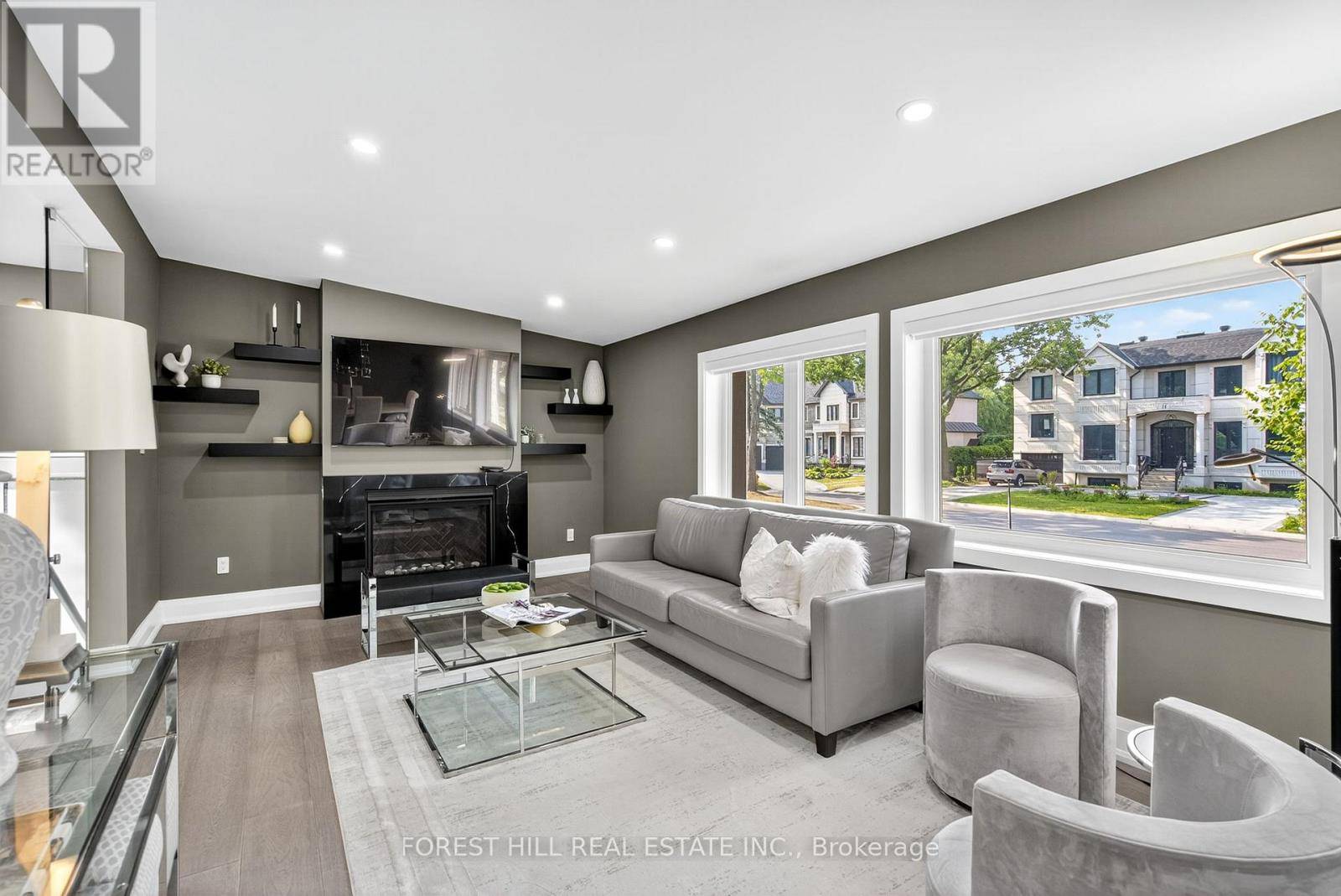 Toronto (banbury-don Mills), ON M3B1G6,9 TADCASTER PLACE